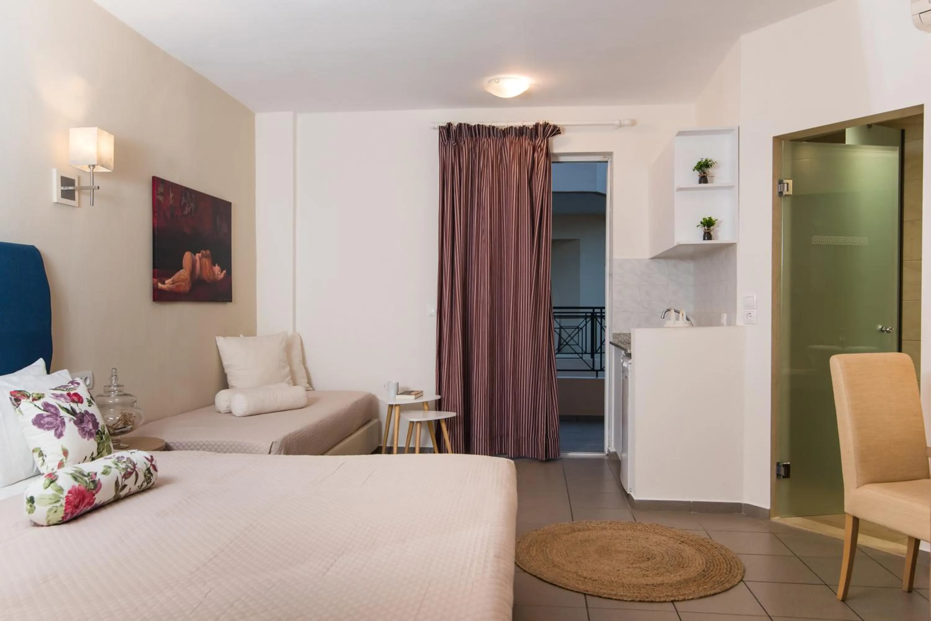 Seating area, Bed in Mirage Studios