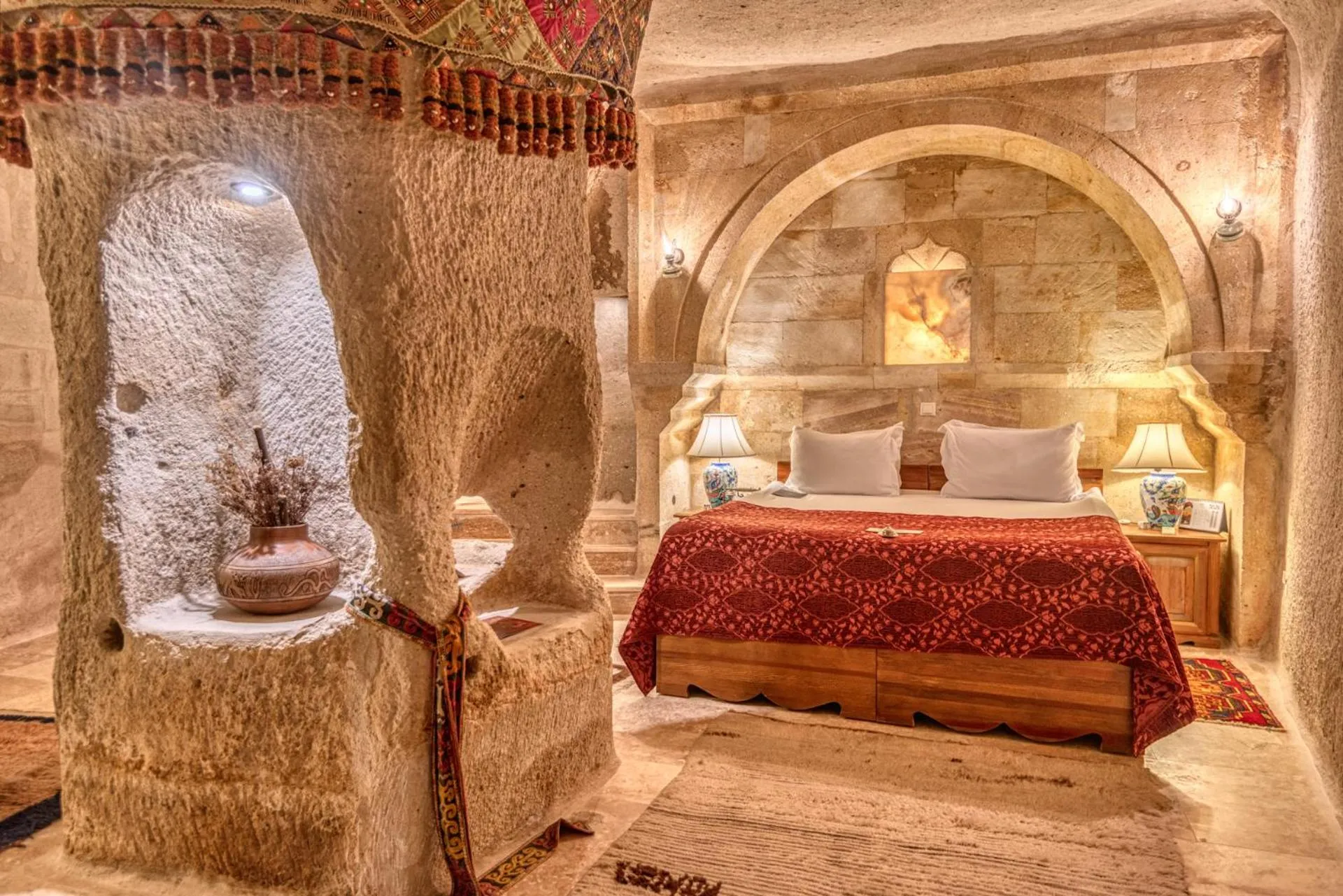 Bedroom, Bed in MUSEUM HOTEL - Relais & Châteaux