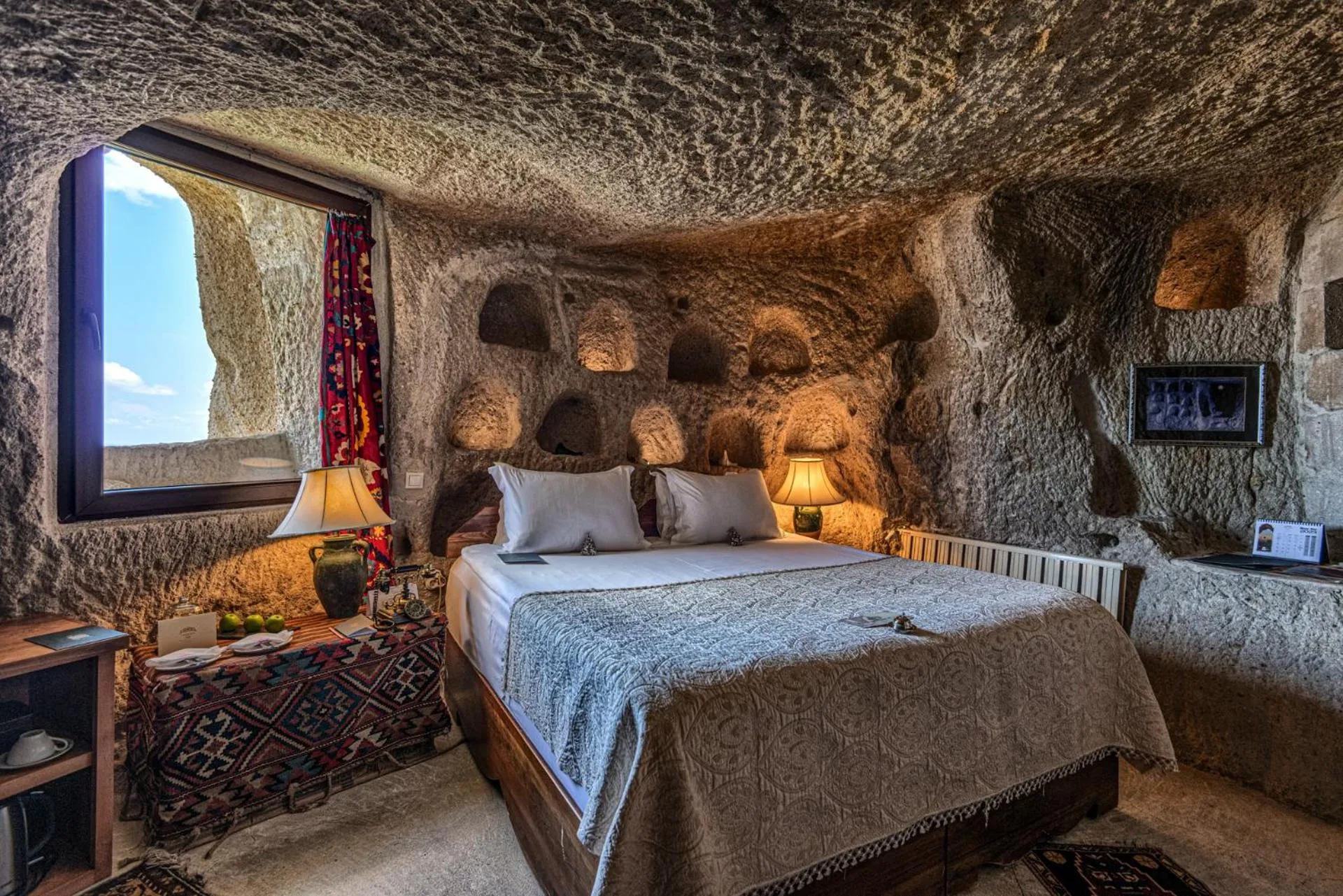 Bedroom, Bed in MUSEUM HOTEL - Relais & Châteaux