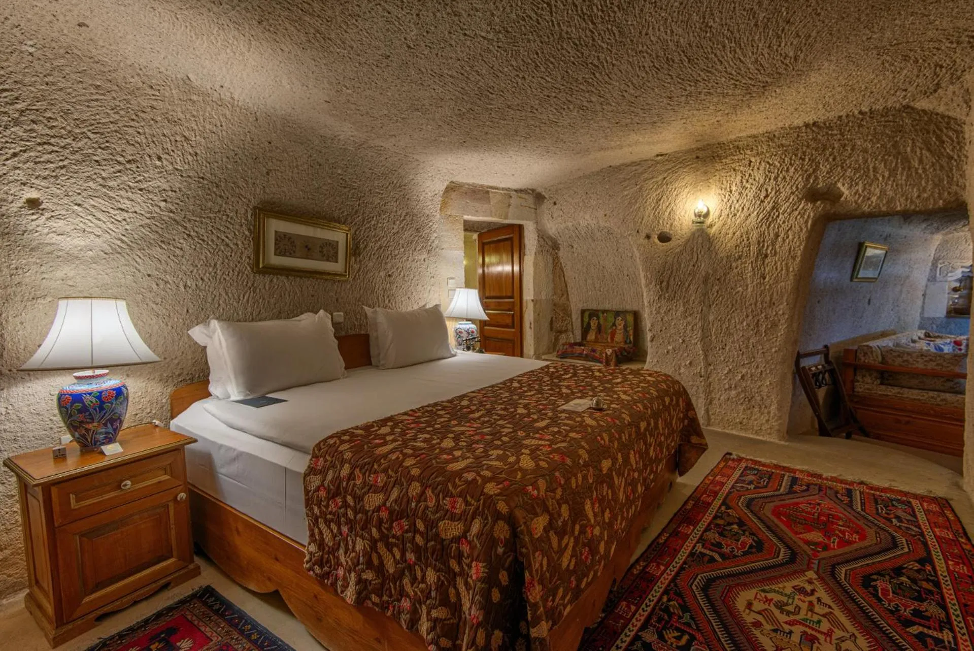 Bedroom, Bed in MUSEUM HOTEL - Relais & Châteaux