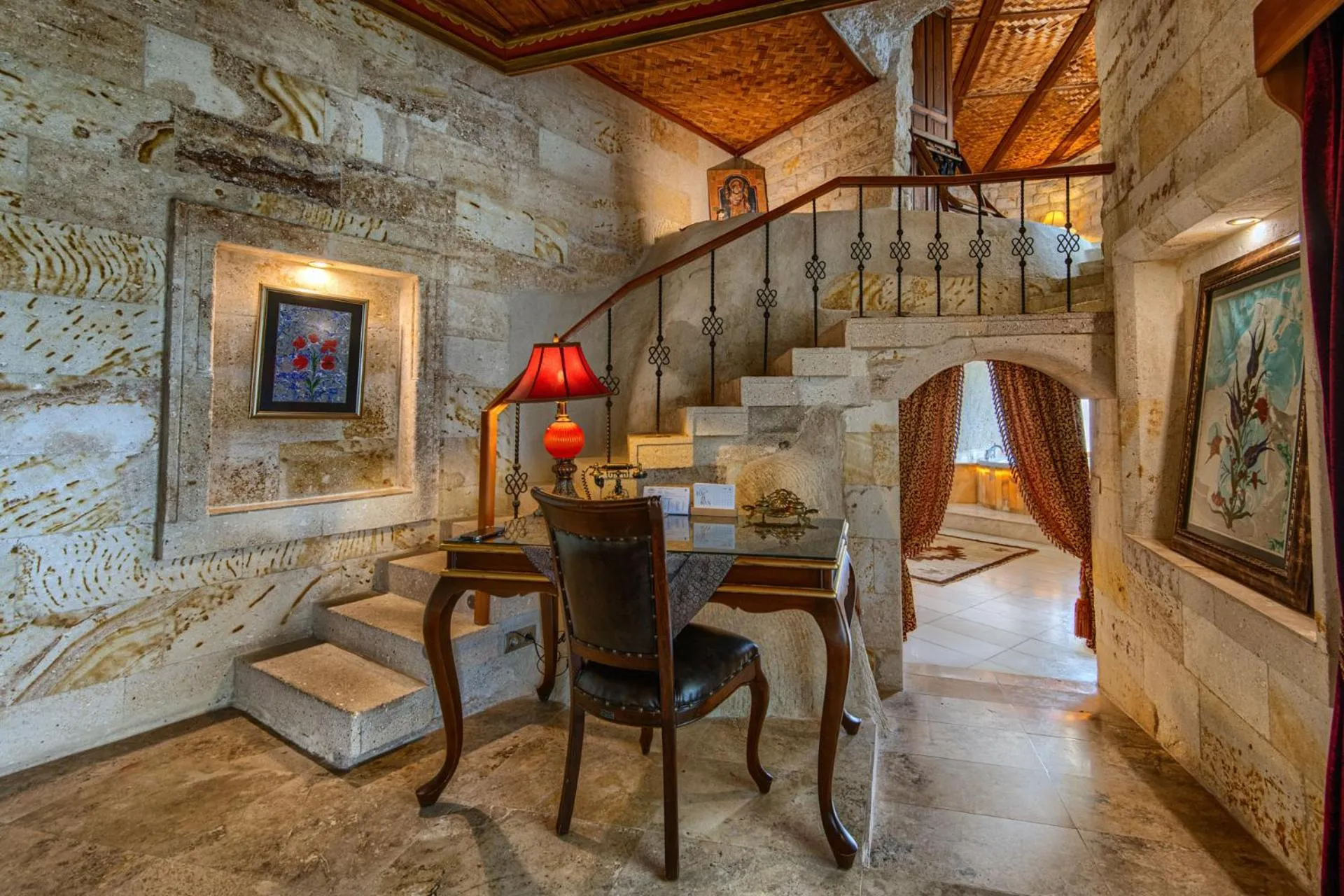 Staff in MUSEUM HOTEL - Relais & Châteaux