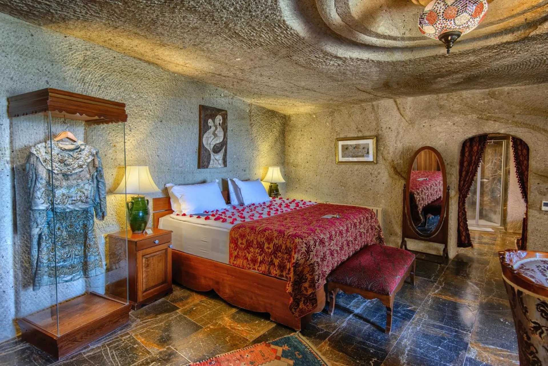 Bed in MUSEUM HOTEL - Relais & Châteaux