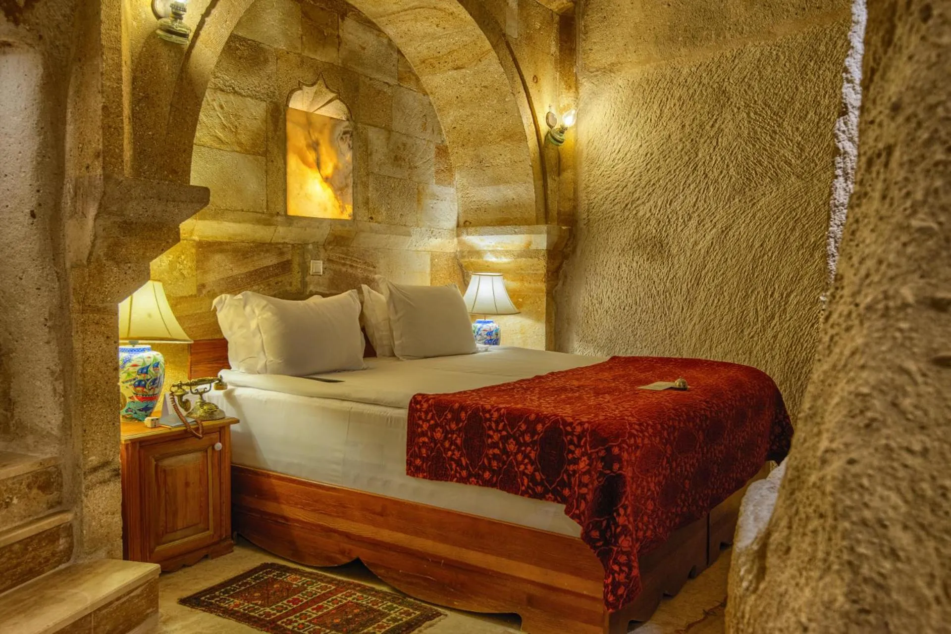 Bedroom, Bed in MUSEUM HOTEL - Relais & Châteaux