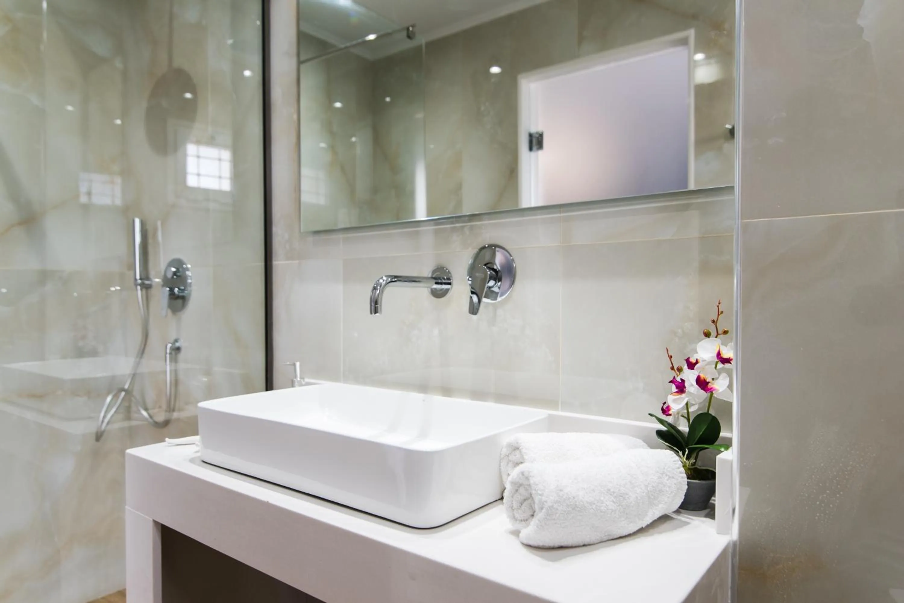 Bathroom in Yiannis Manos Hotel Resort