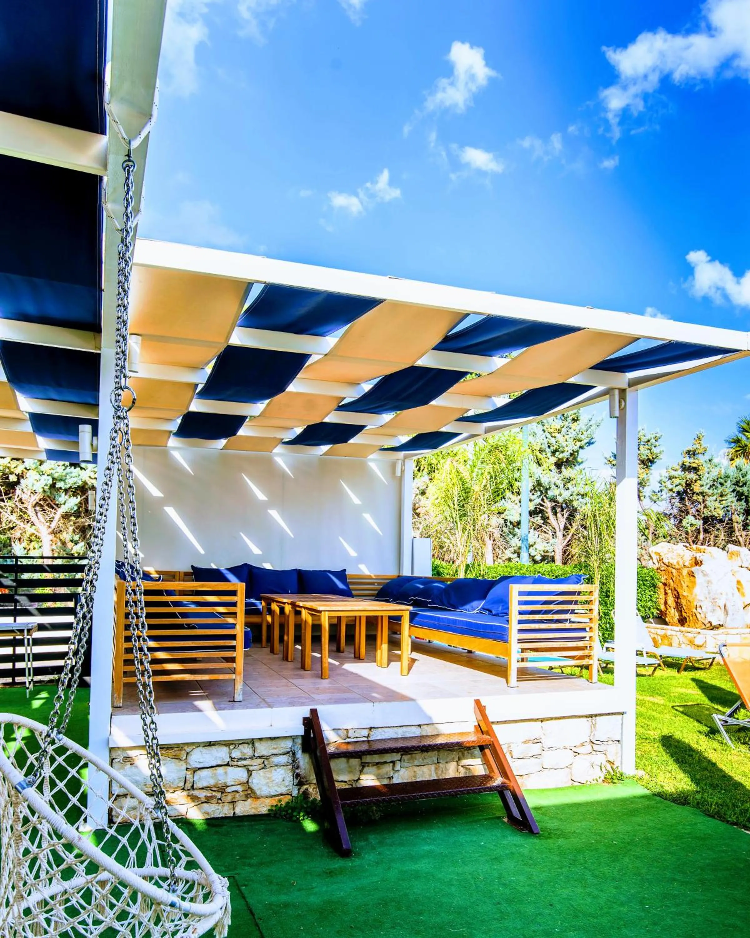 Restaurant/places to eat in Yiannis Manos Hotel Resort