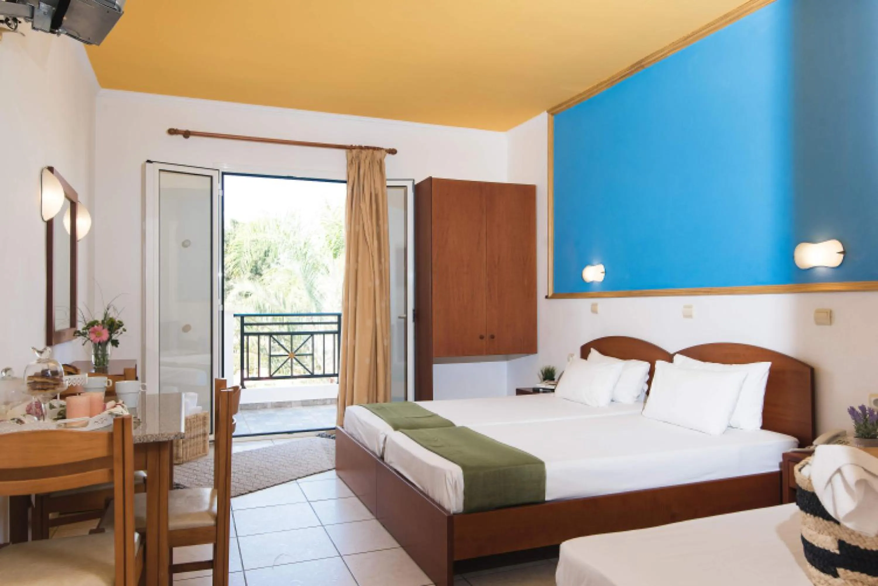 Seating area, Bed in Yiannis Manos Hotel Resort