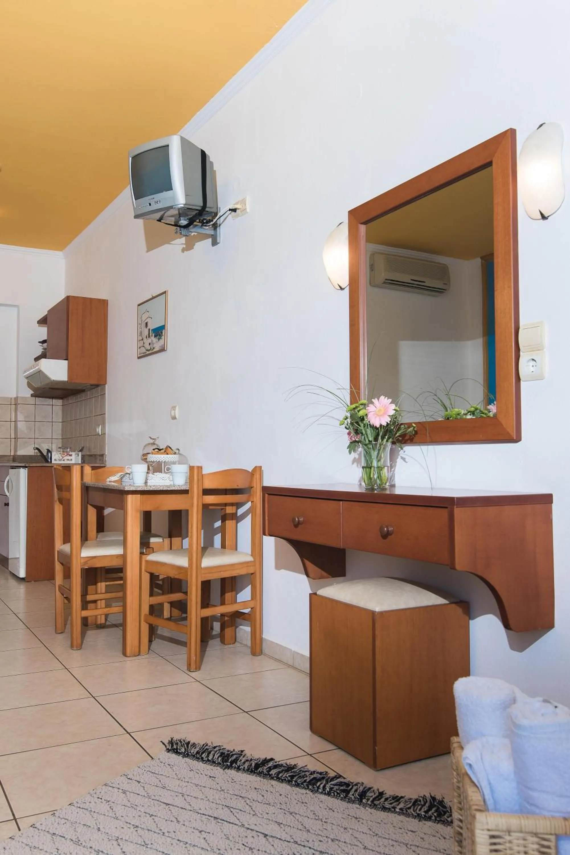 Kitchen or kitchenette in Yiannis Manos Hotel Resort