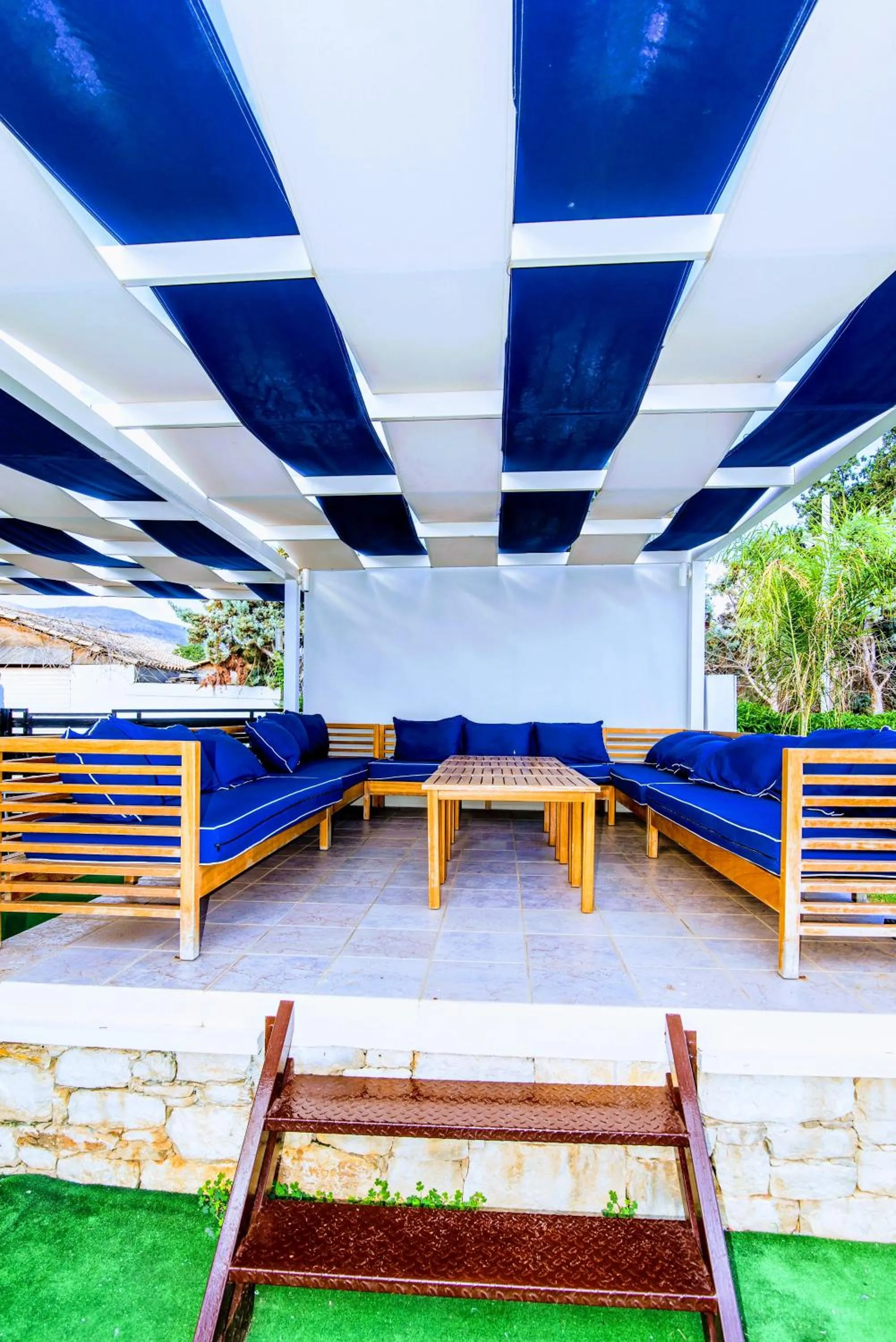 Area and facilities in Yiannis Manos Hotel Resort