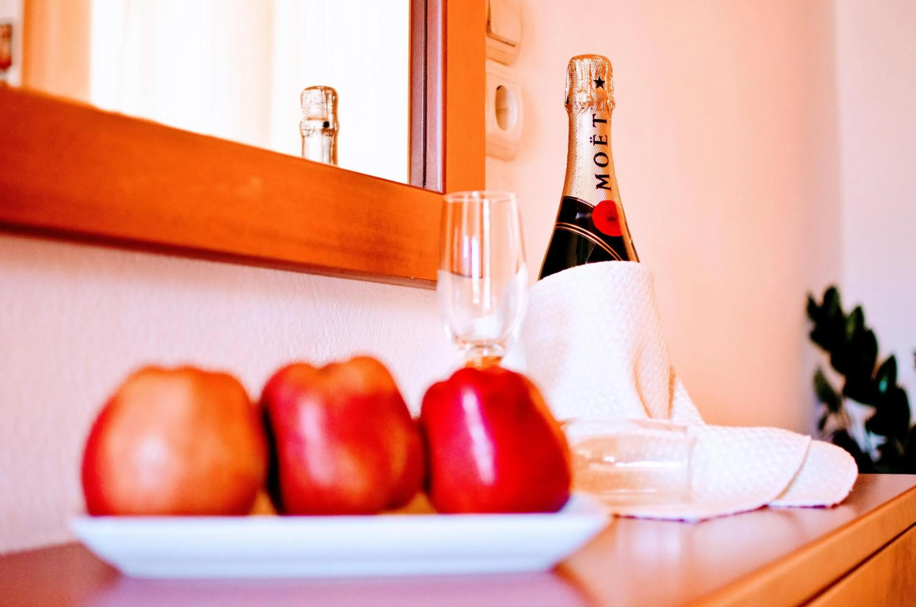 Bedroom in Yiannis Manos Hotel Resort