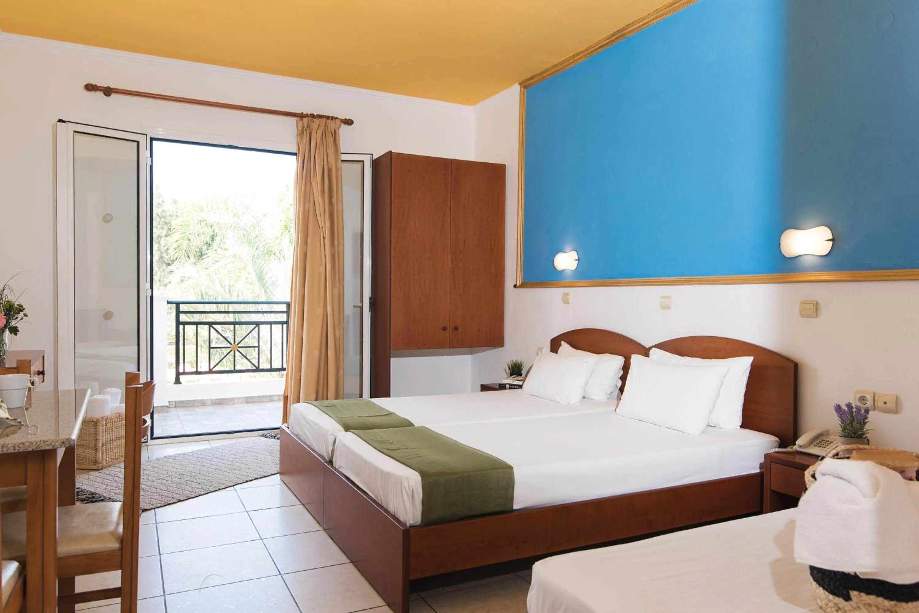 Bedroom, Bed in Yiannis Manos Hotel Resort