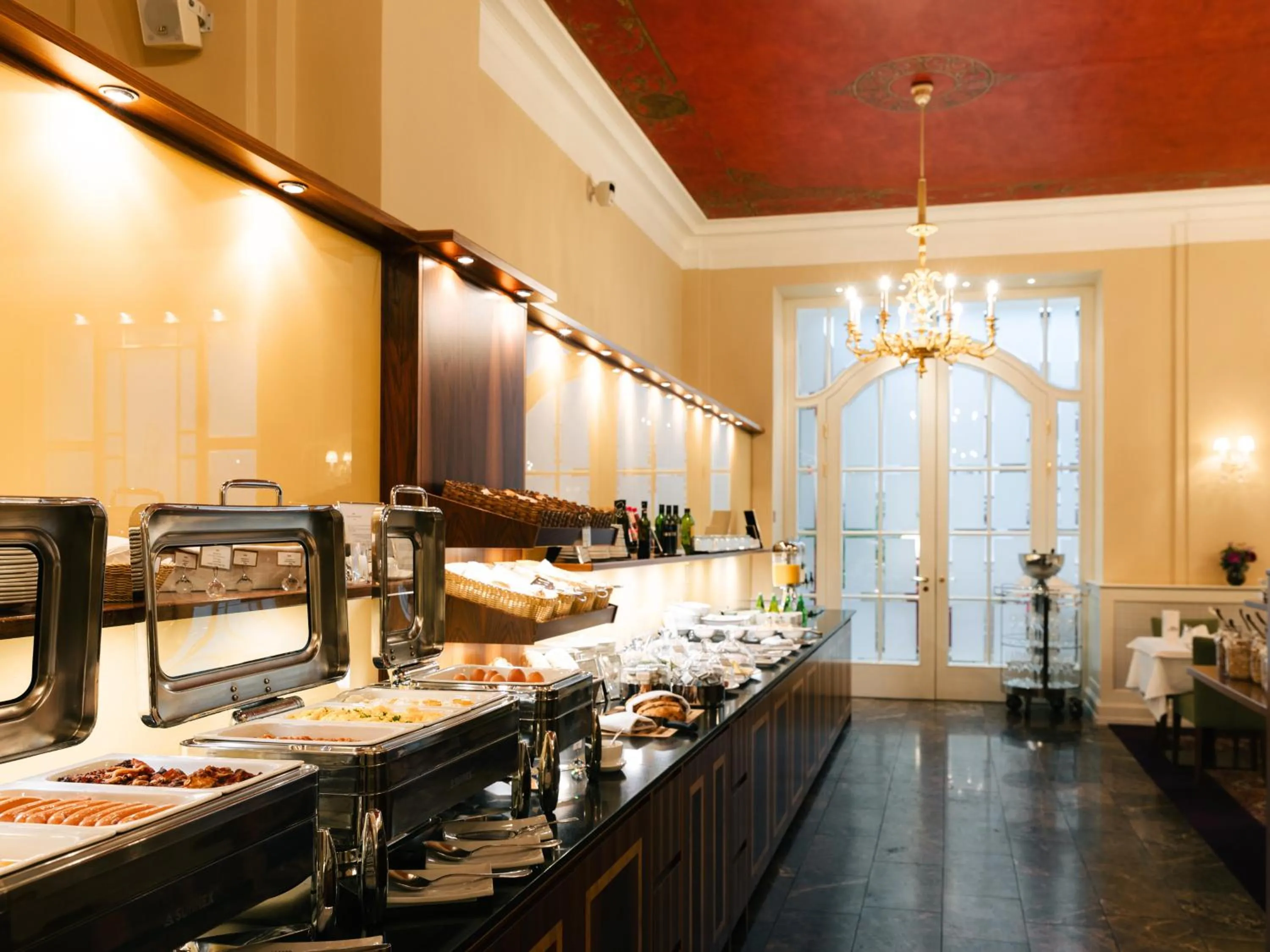 Breakfast in Hotel Kaiserhof Wien