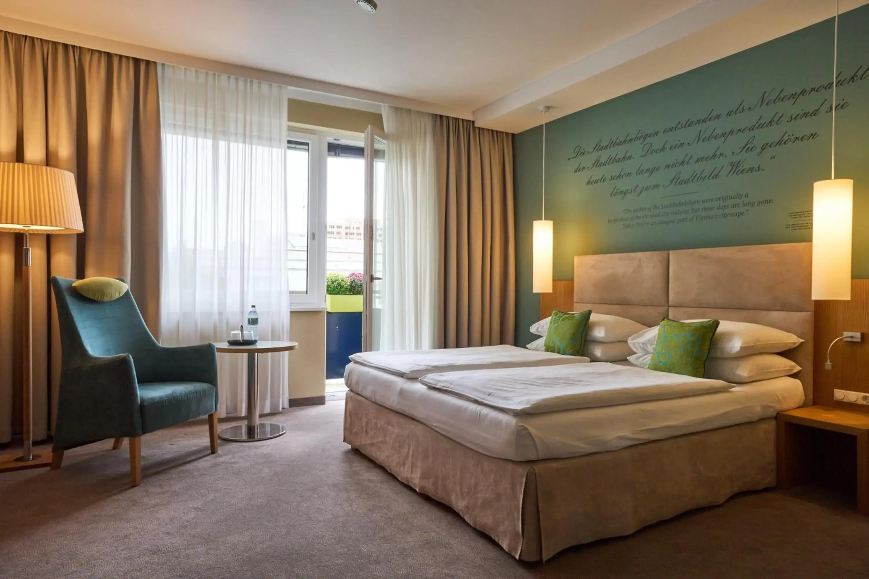 Deluxe Double Room with Balcony and Courtyard View in Henriette Stadthotel Vienna Deluxe Double Room with Balcony and Courtyard View in Henriette Stadthotel Vienna
