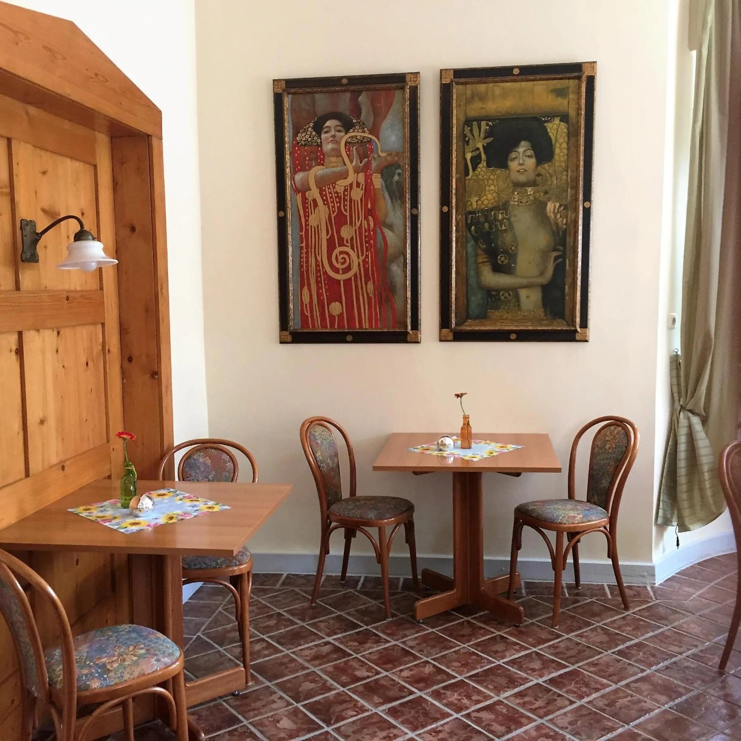 Restaurant/places to eat in Hotel-Pension Teutonia