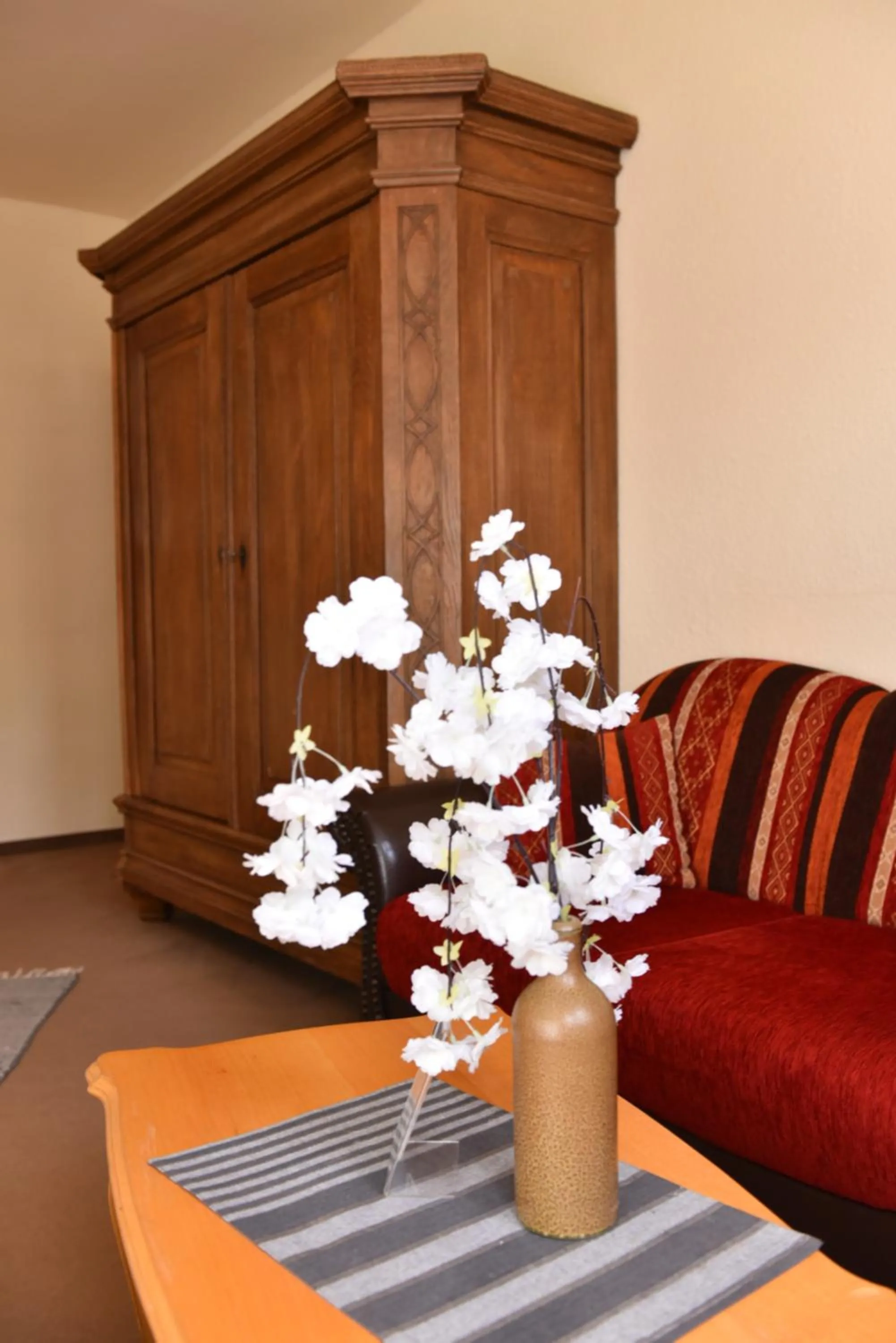 Photo of the whole room in Hotel-Pension Teutonia