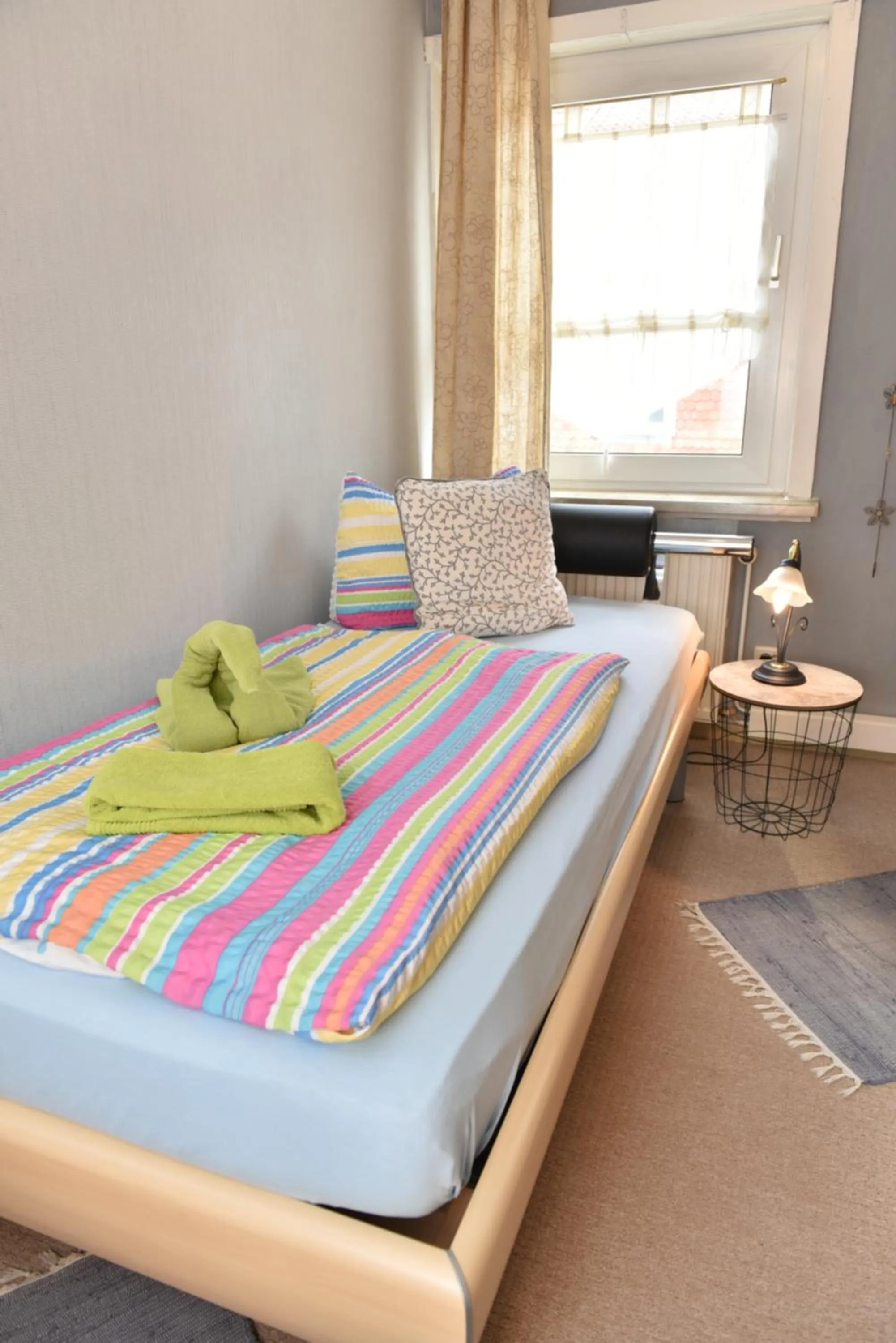 Photo of the whole room, Bed in Hotel-Pension Teutonia