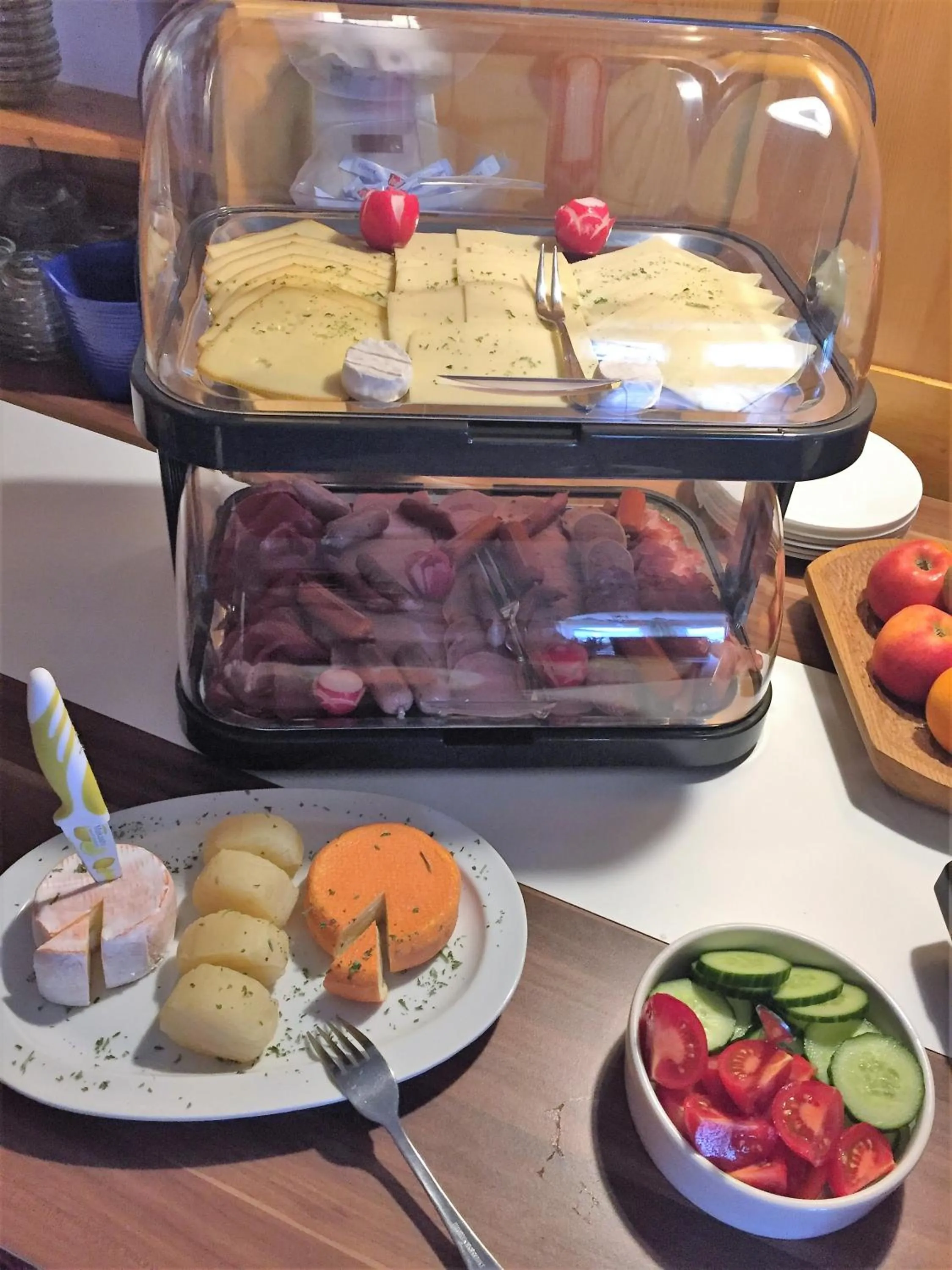 Buffet breakfast in Hotel-Pension Teutonia