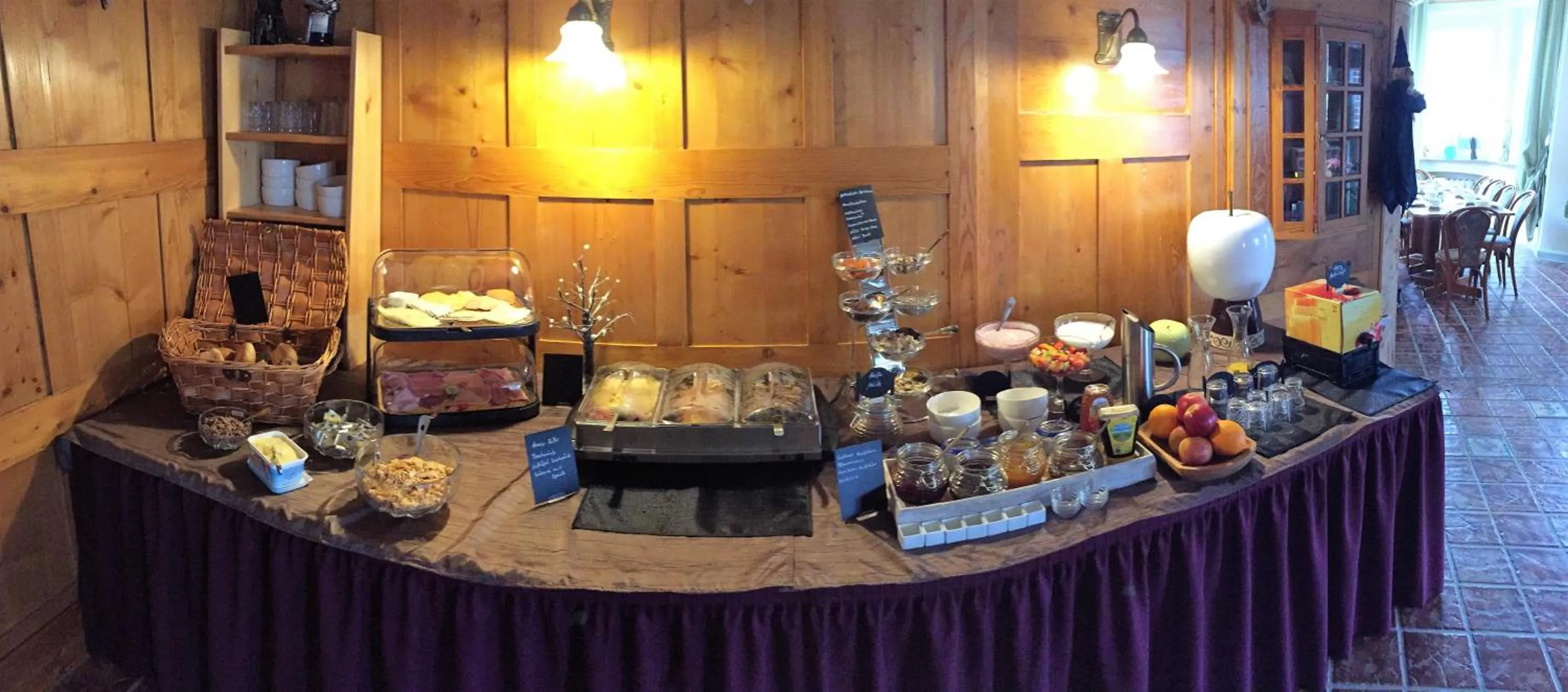 Buffet breakfast in Hotel-Pension Teutonia