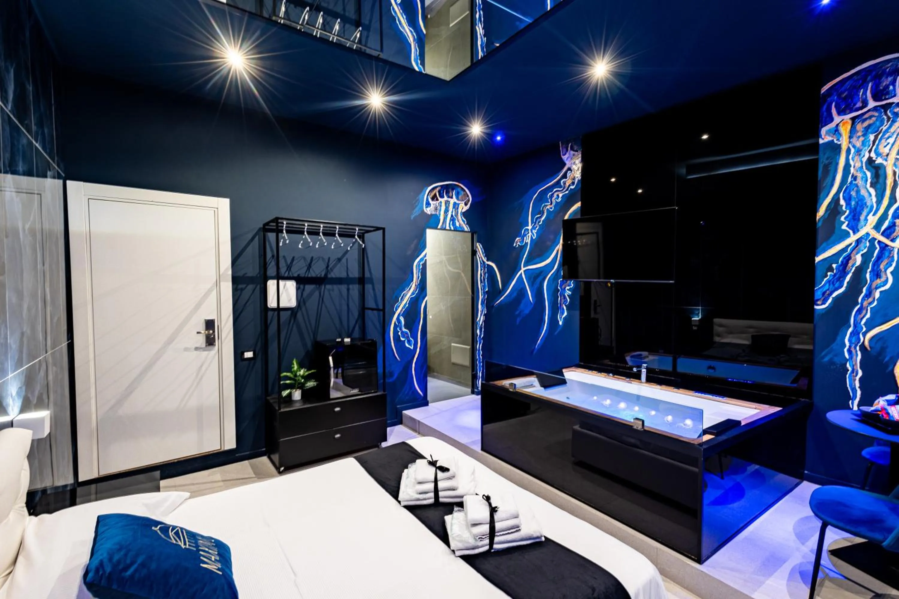 Bed in Maximum Suite & Spa