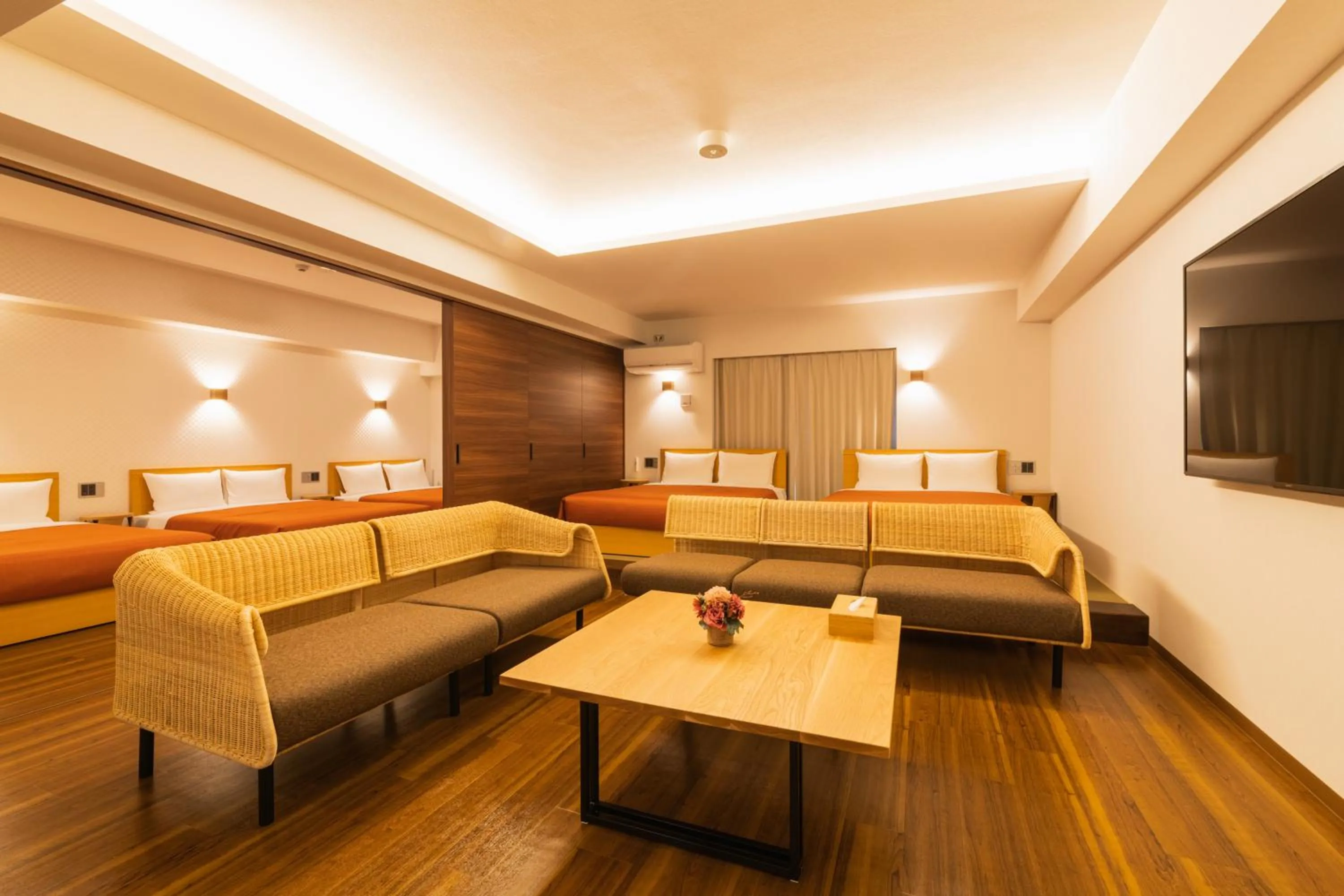 Seating area, Bed in Hotel Iori ホテル庵