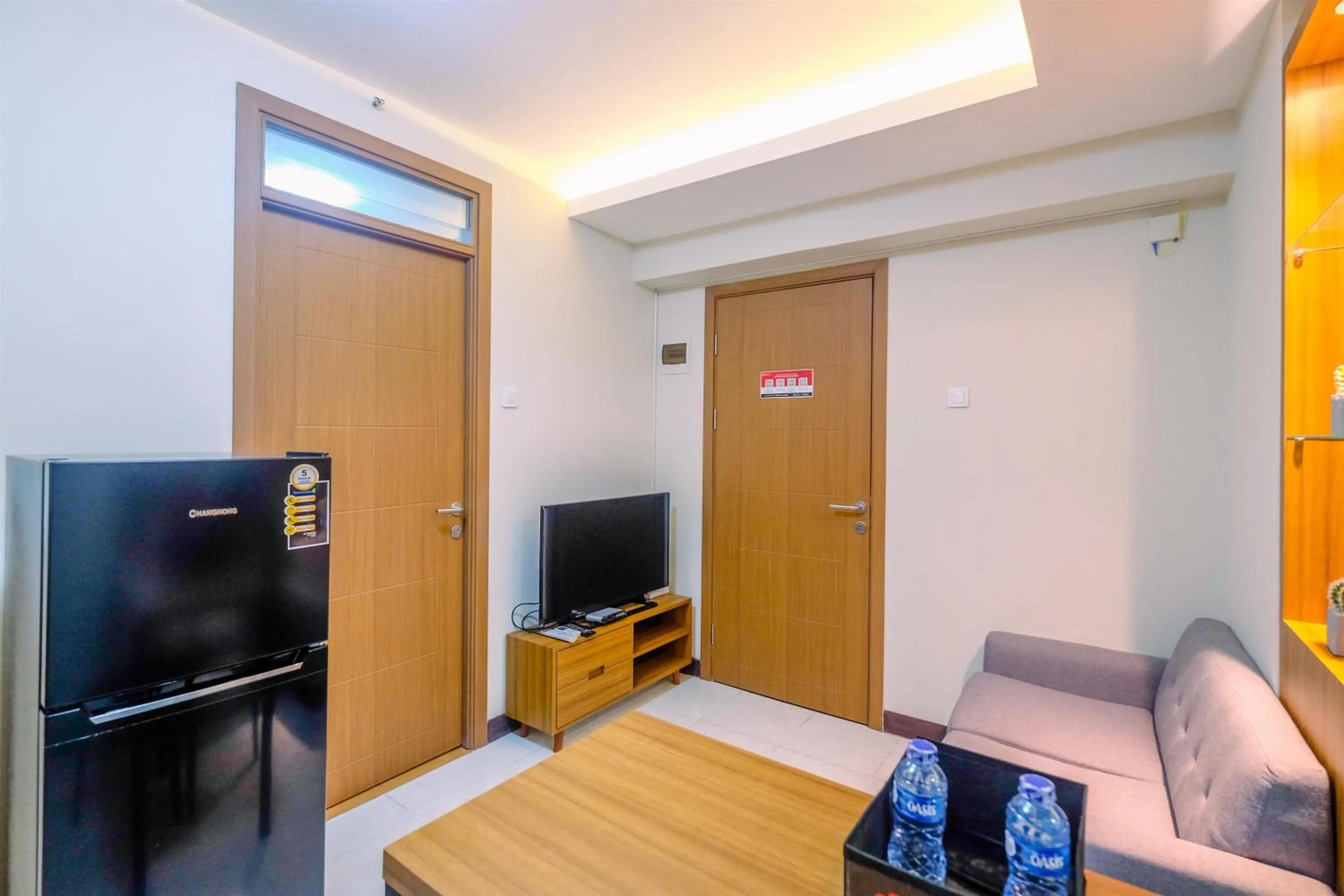 Comfortable 2BR Apartment at Cinere Resort By Travelio
