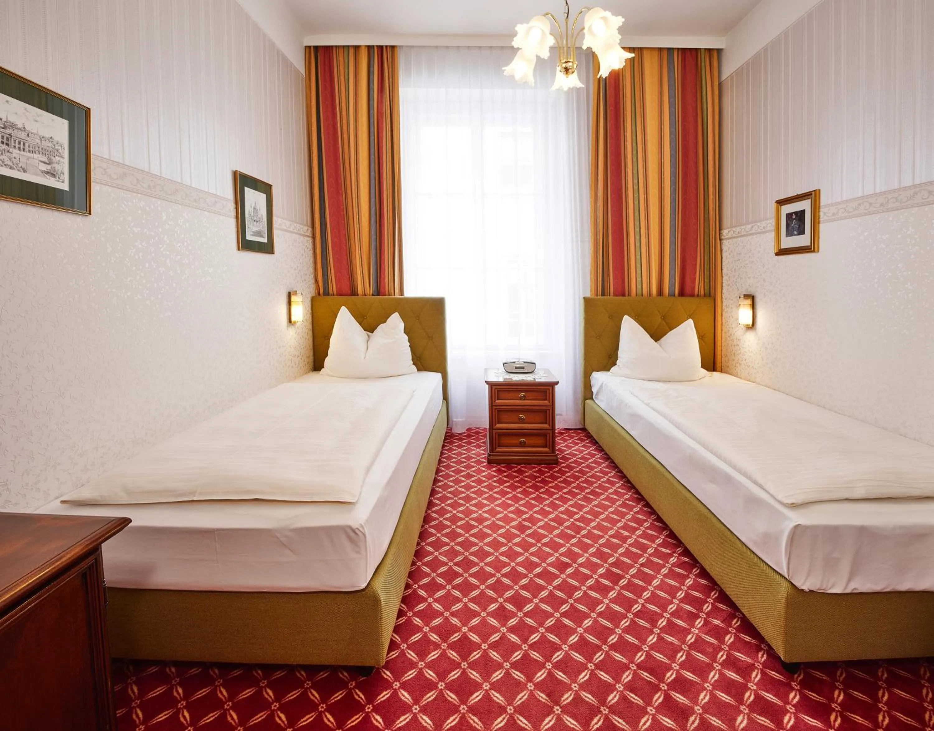 Photo of the whole room, Bed in Hotel Austria - Wien