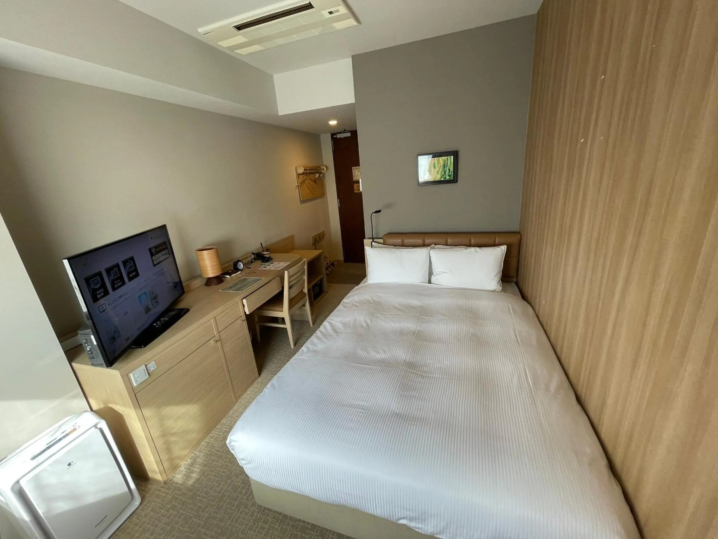 TV and multimedia, Bed in QuintessaHotel TokyoHaneda Comic&Books