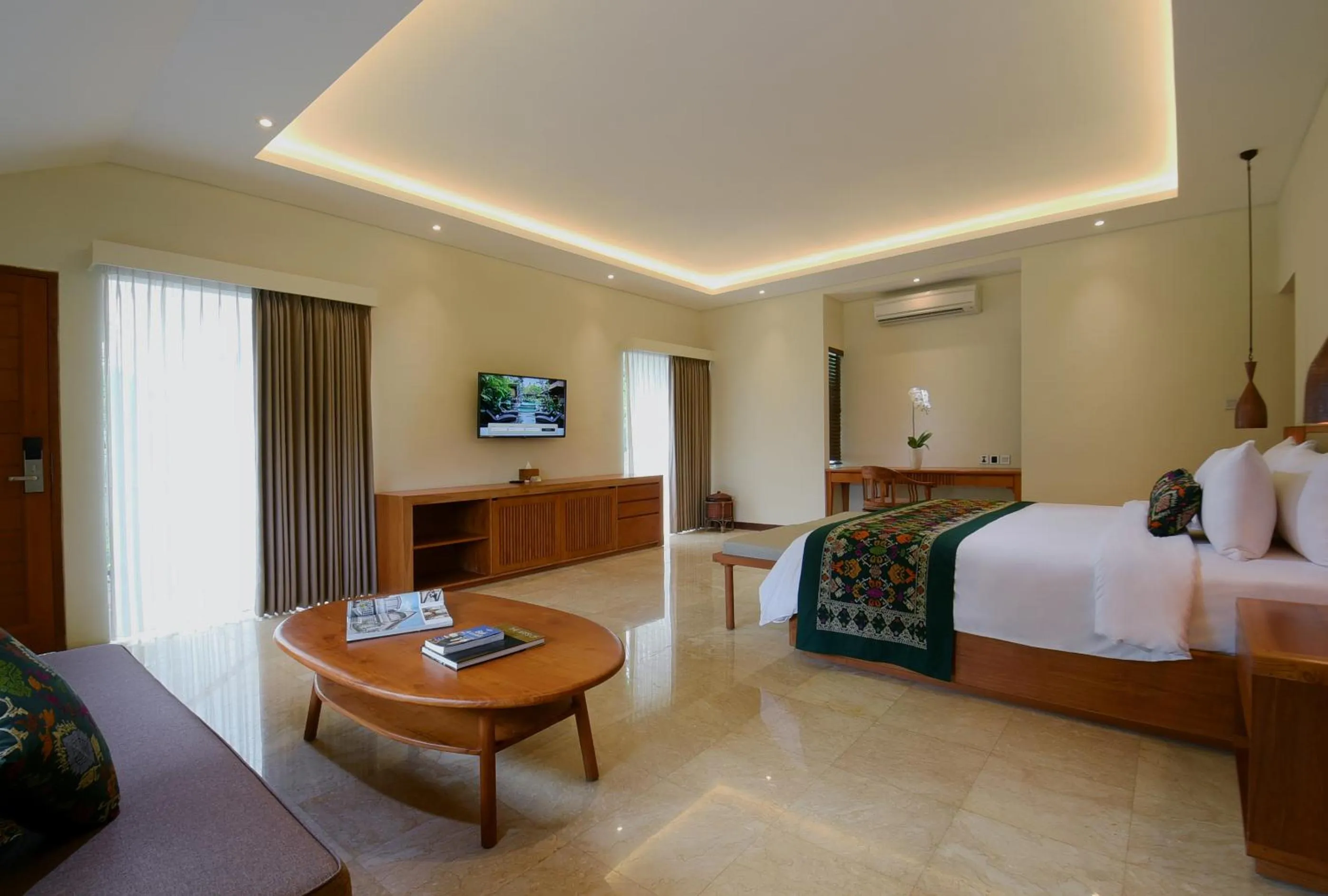 TV and multimedia, Bed in JAPA Suites & Villas