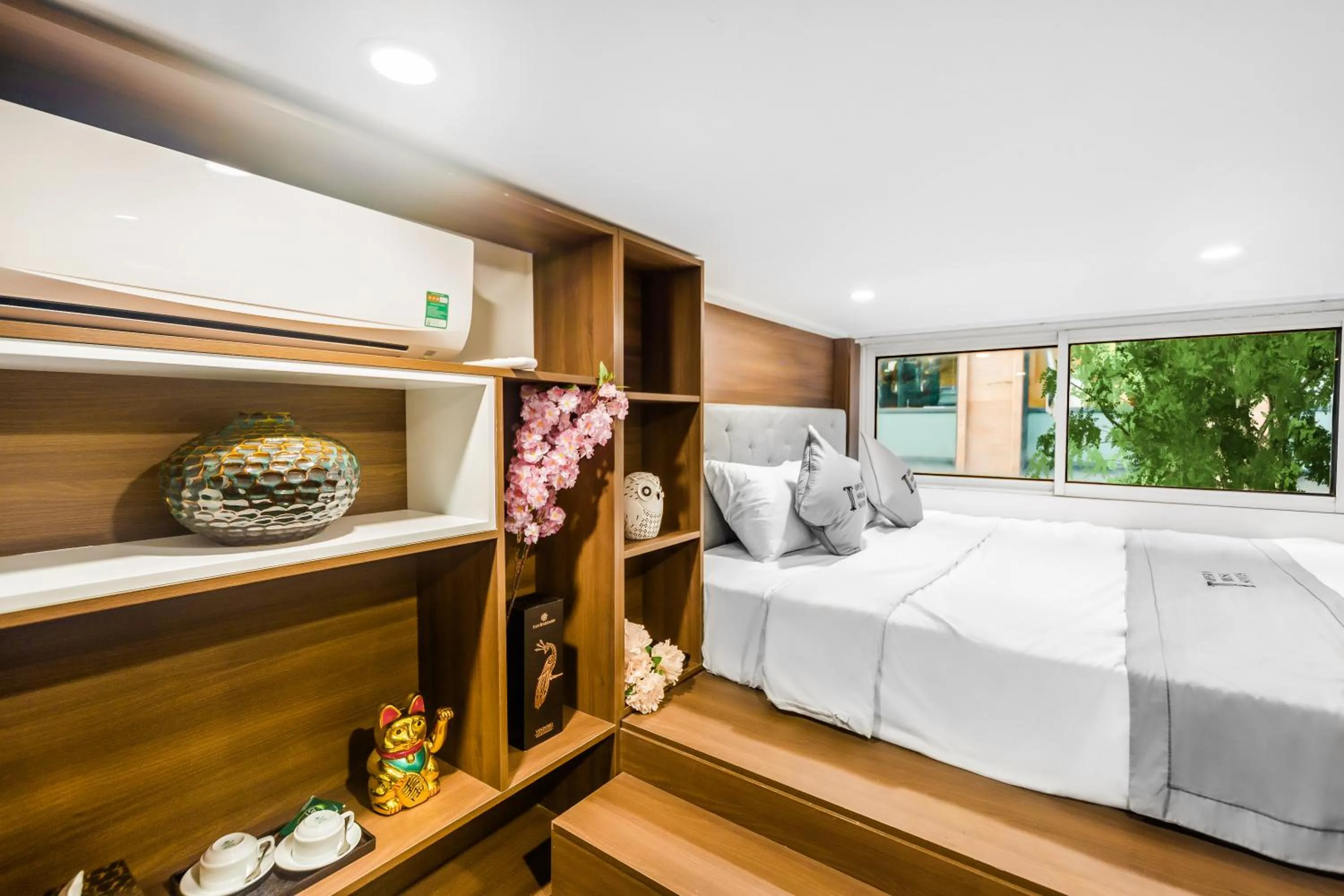 Bedroom, Bed in Opera House Suites