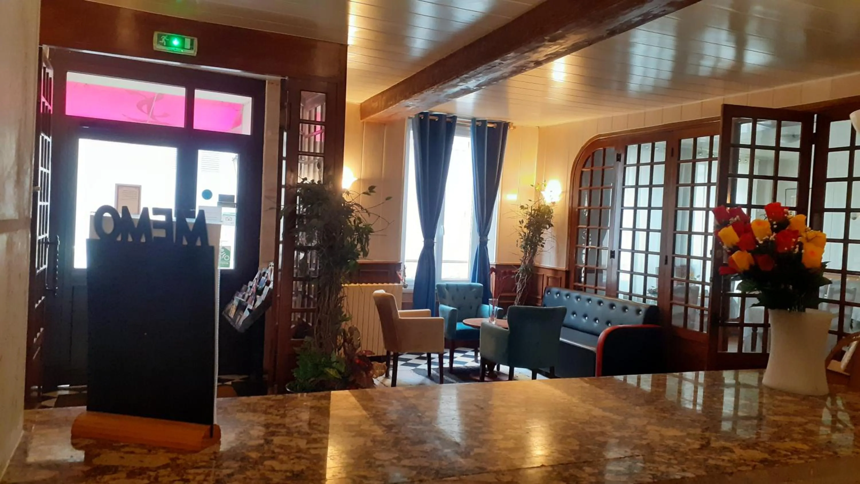 Property building in Hôtel des Couronnes Châteaudun