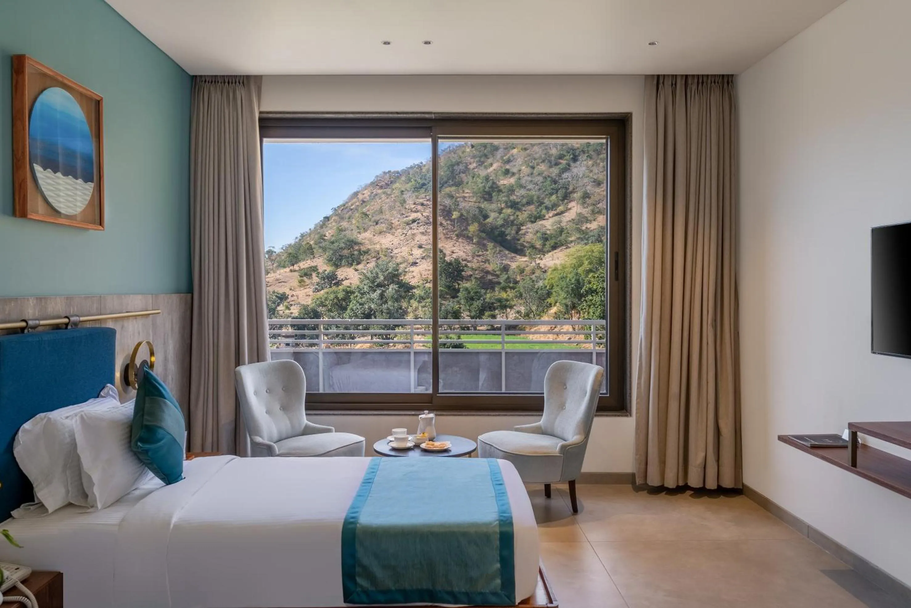 Bed in Stone Wood Premier Kumbhalgarh