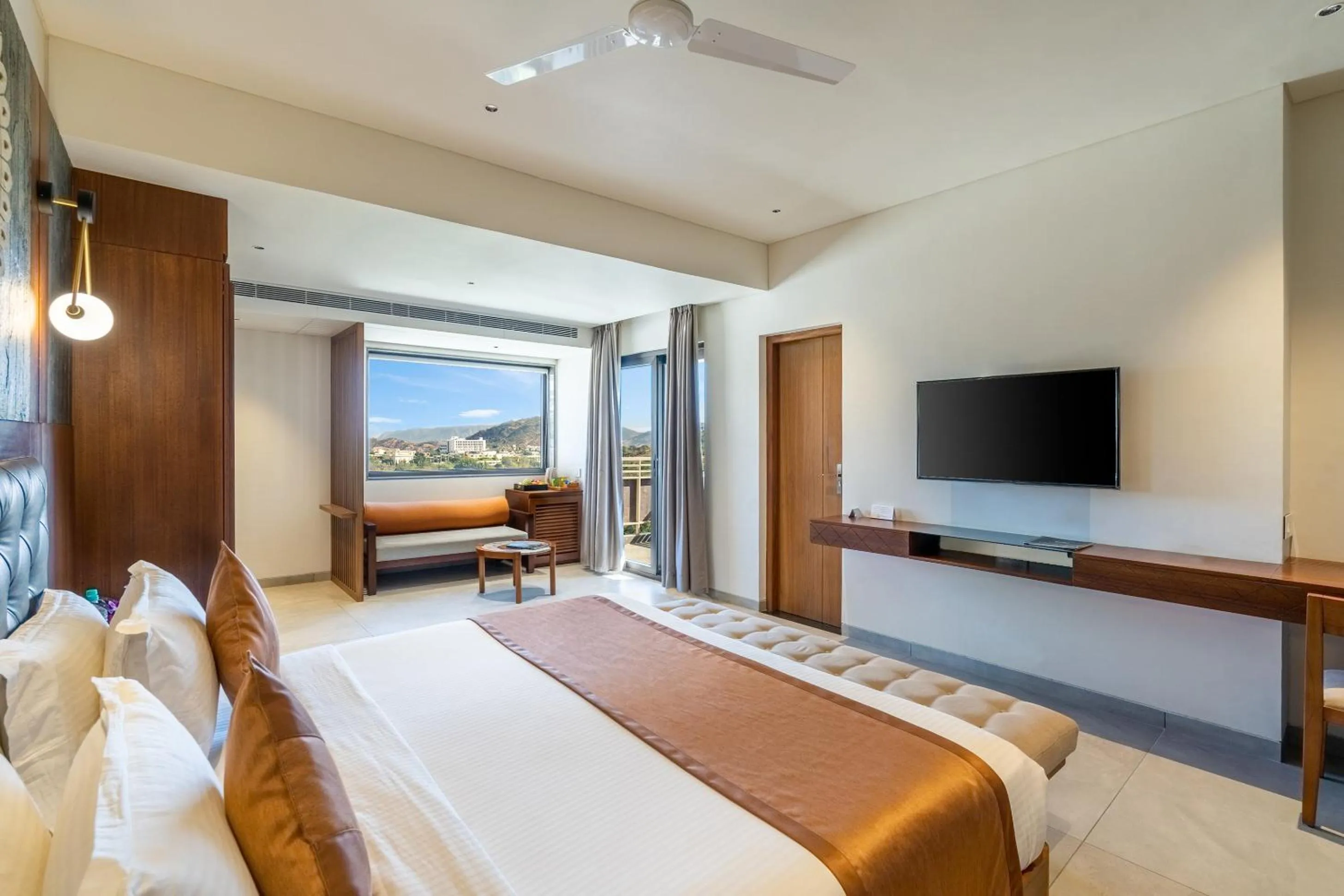 Bed in Stone Wood Premier Kumbhalgarh