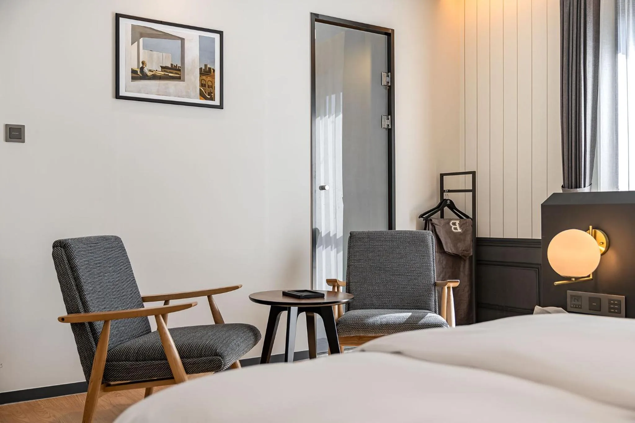 Bed in Brown Dot Hotel Signature