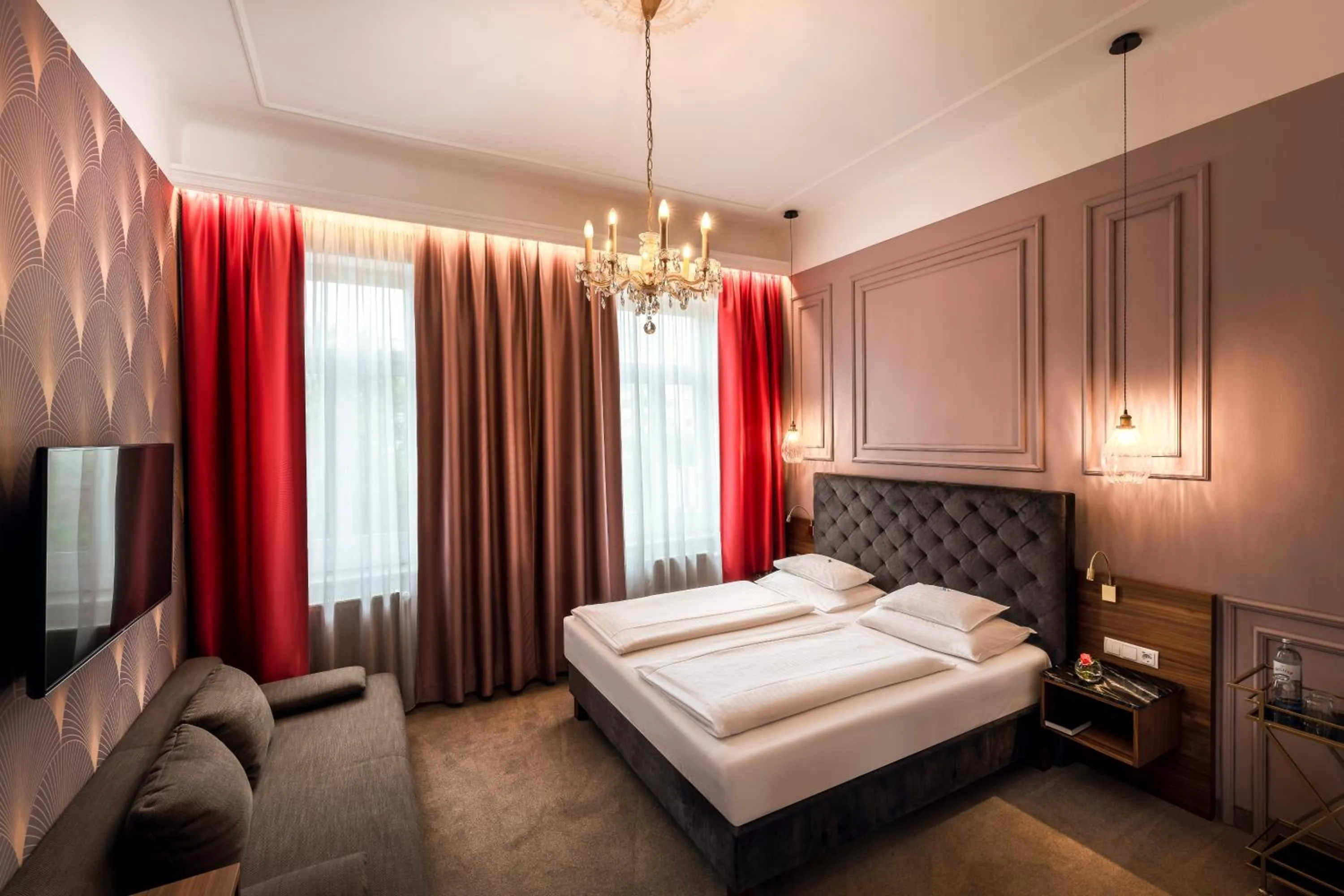 Bedroom, Bed in BoutiqueHOTEL Donauwalzer