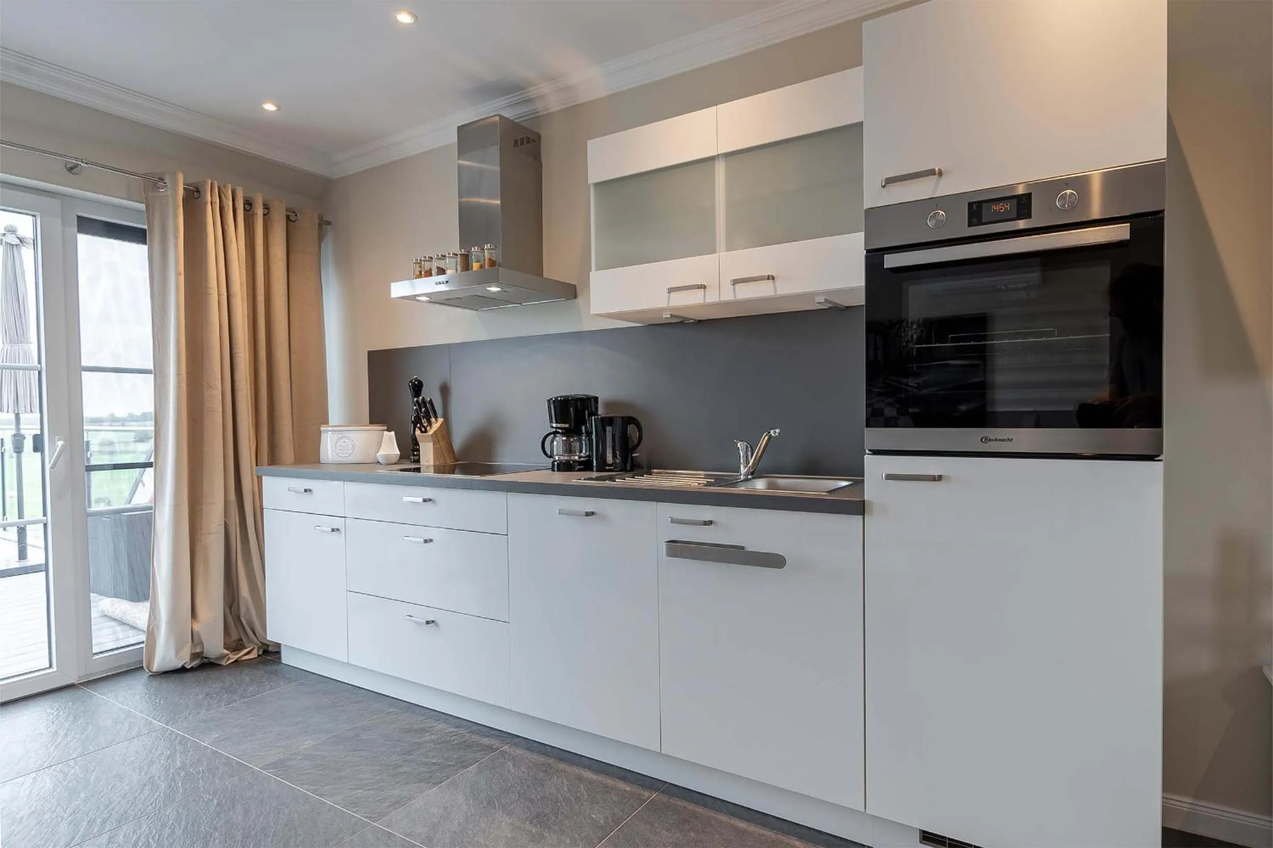 Kitchen or kitchenette in Luxus Resort Rügen Residenz Kubitzer Bodden