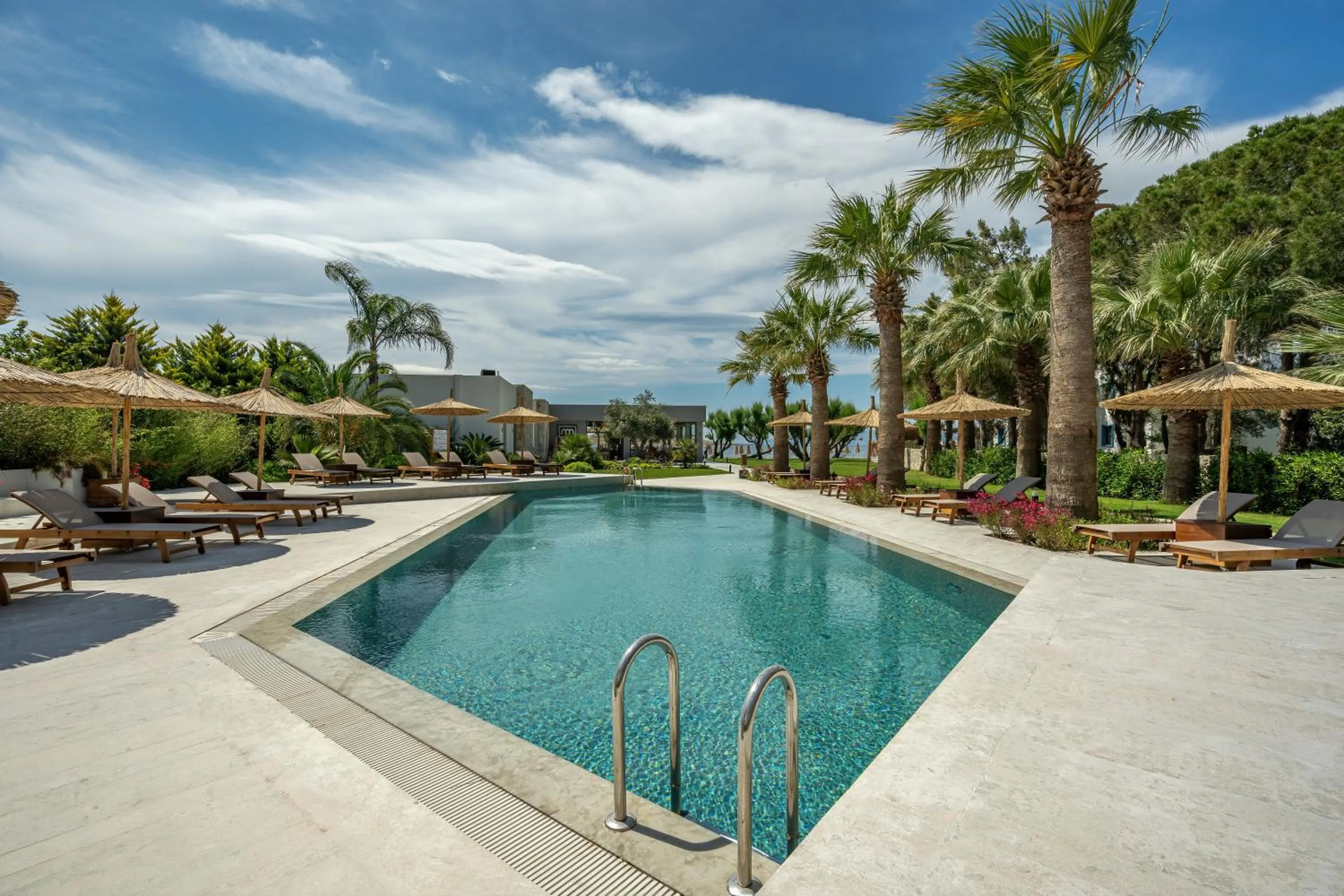 Swimming pool in Regia Mare Beach Hotel & Spa Bodrum