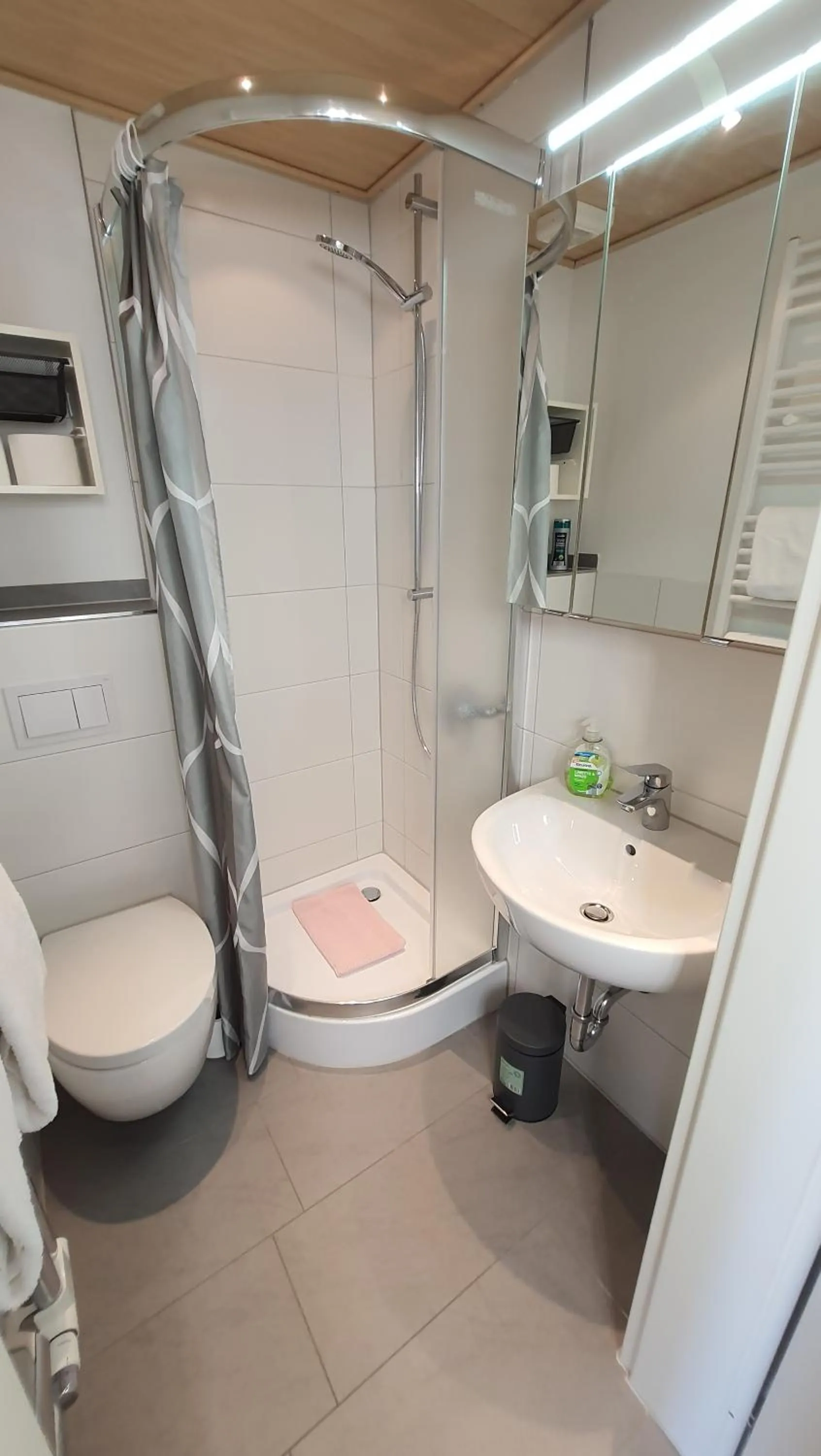 Shower in Hotel Schneiderhof