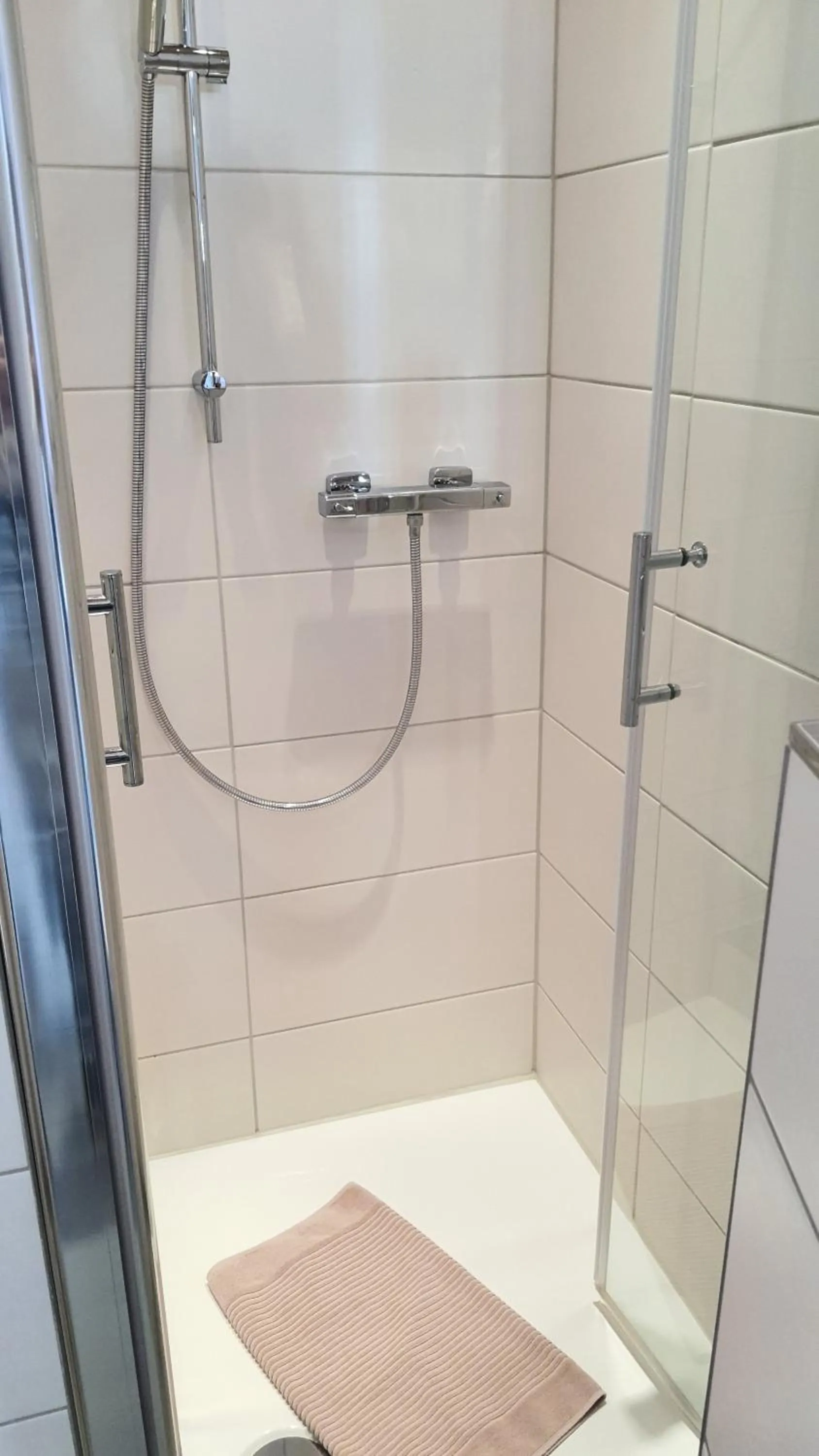 Shower in Hotel Schneiderhof