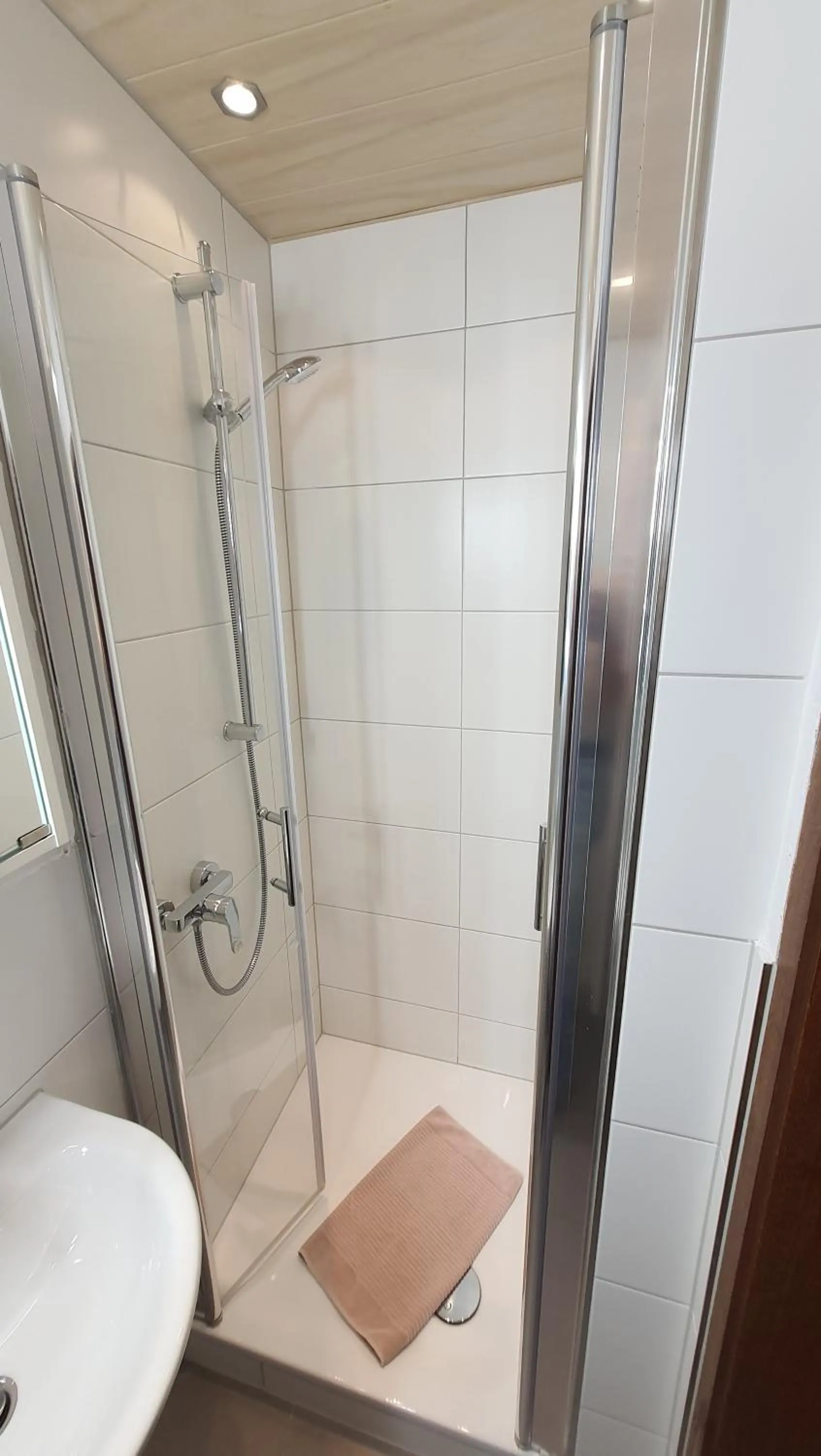 Shower in Hotel Schneiderhof