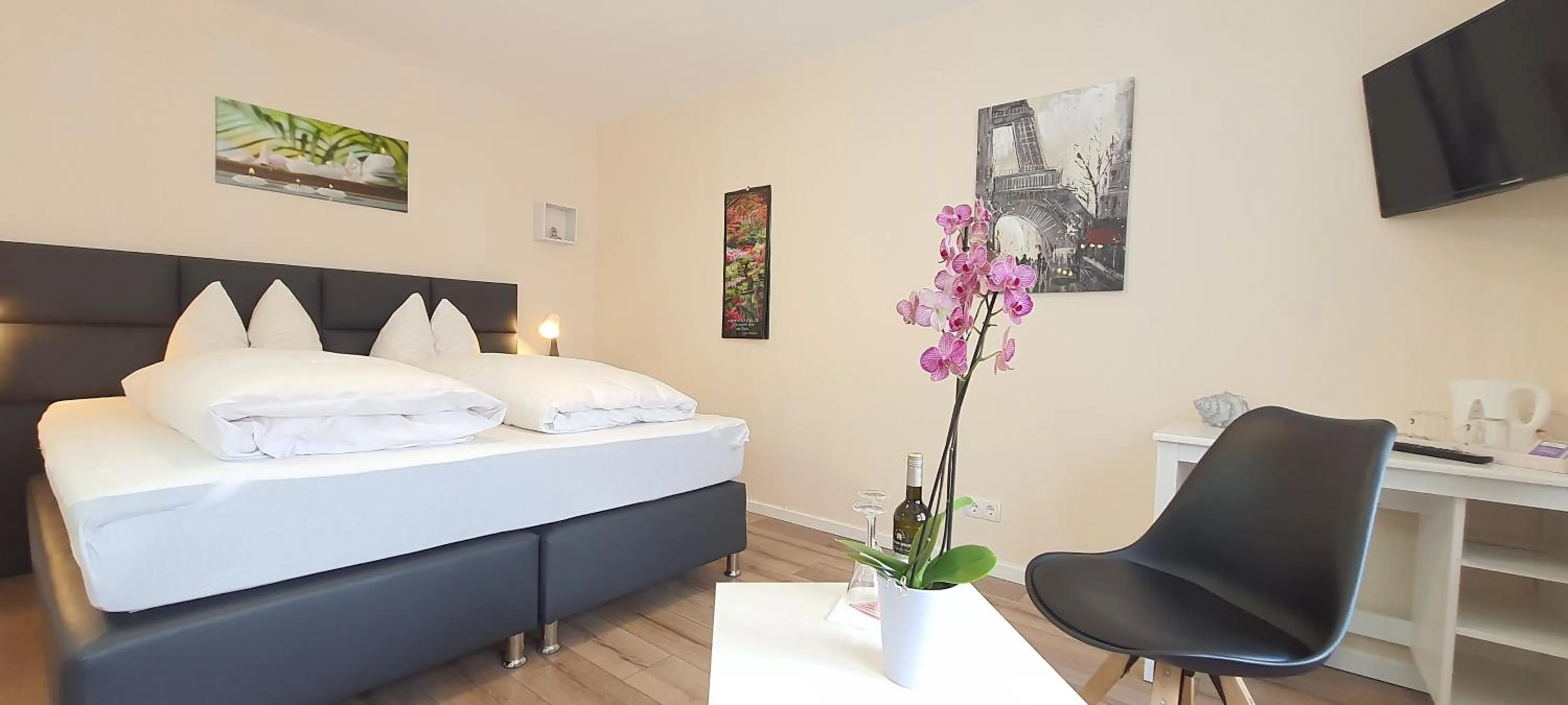 Bed in Hotel Schneiderhof