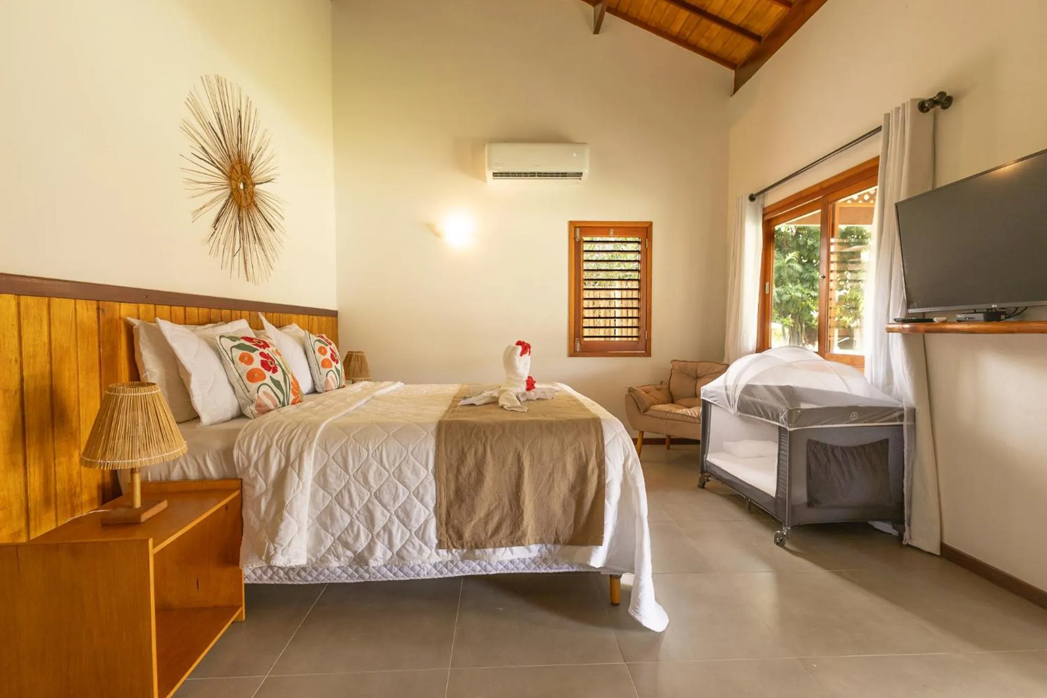 Photo of the whole room, Bed in Bangalôs do Gameleiro