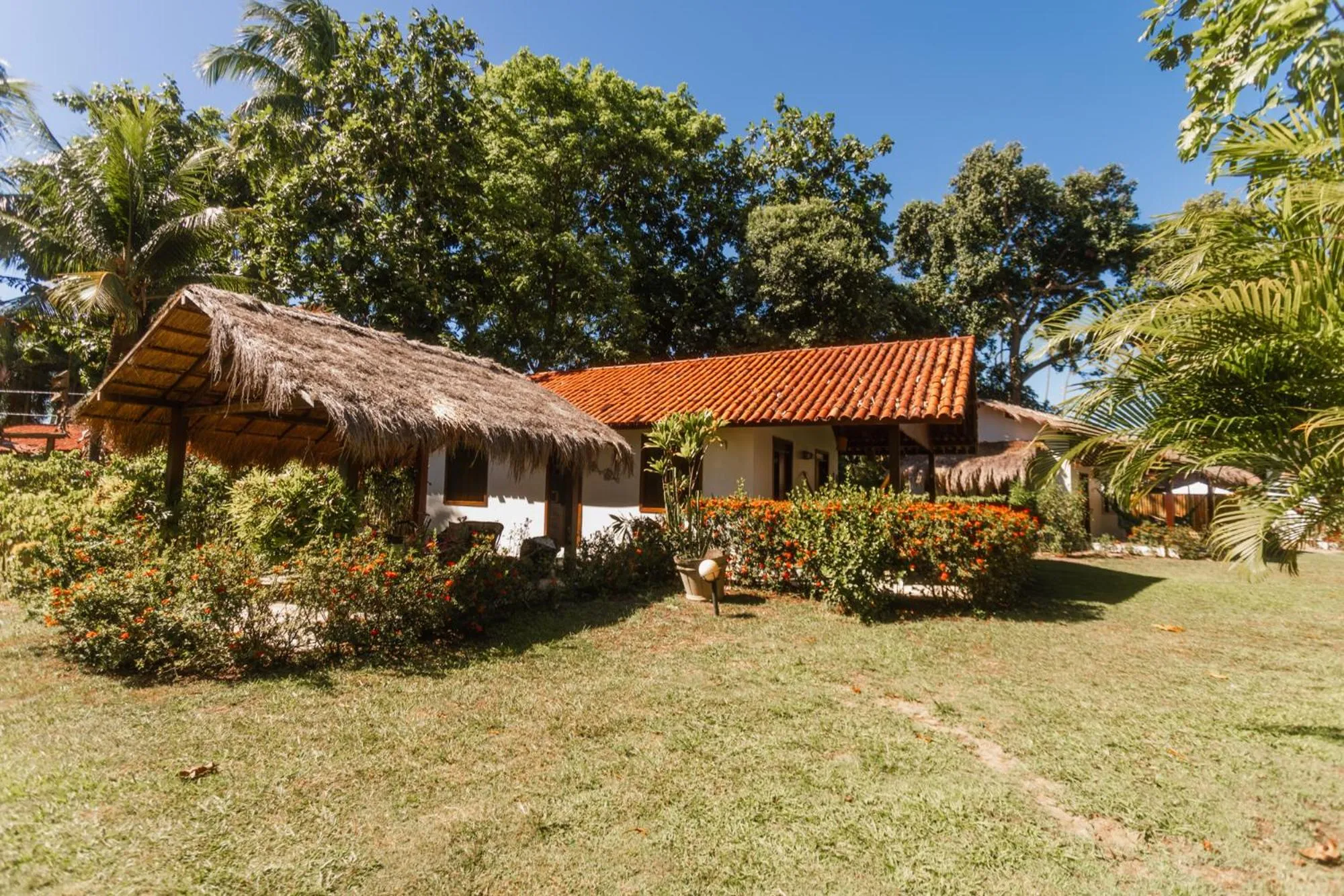 Property building in Bangalôs do Gameleiro