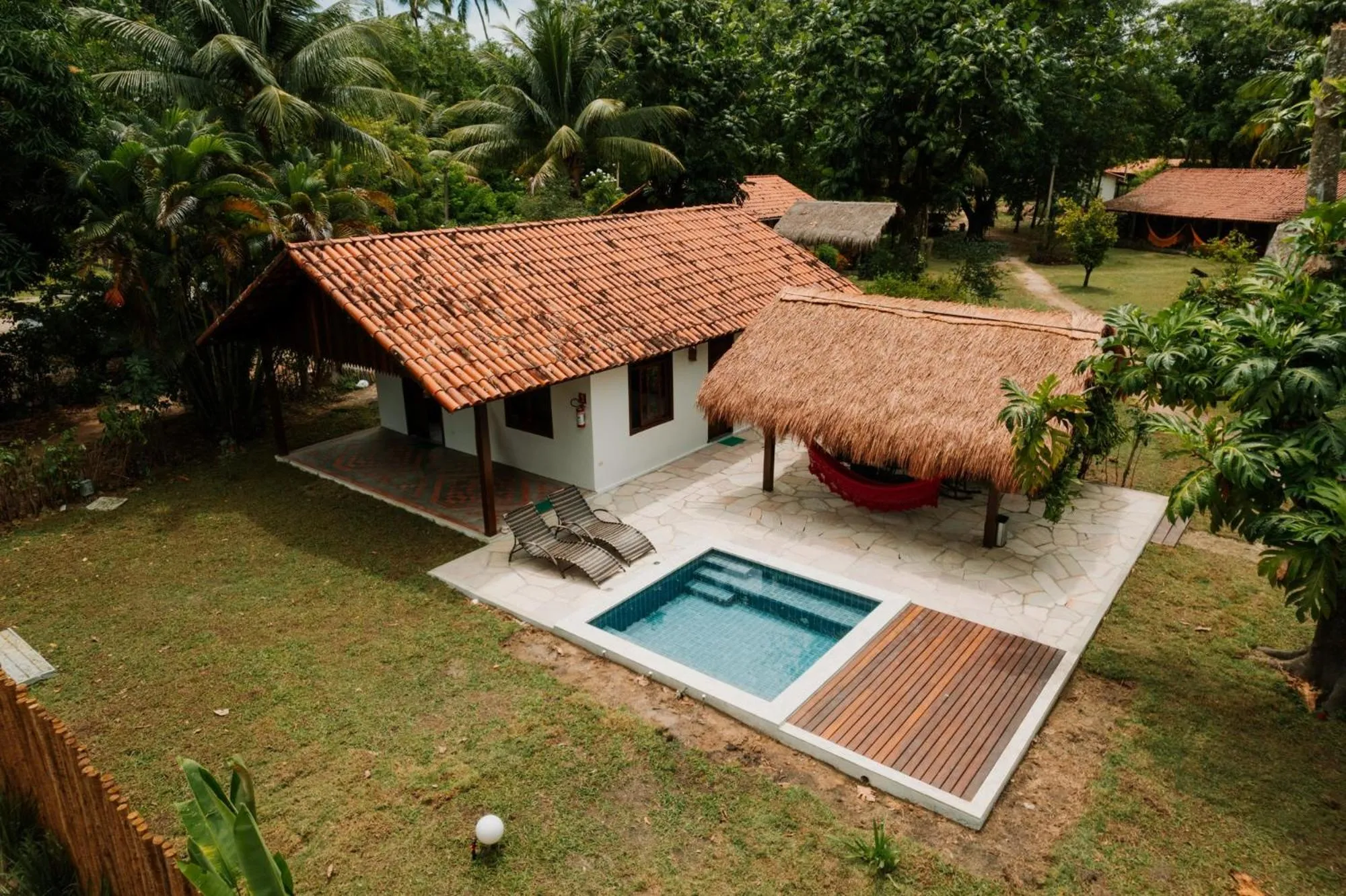 Facade/entrance in Bangalôs do Gameleiro