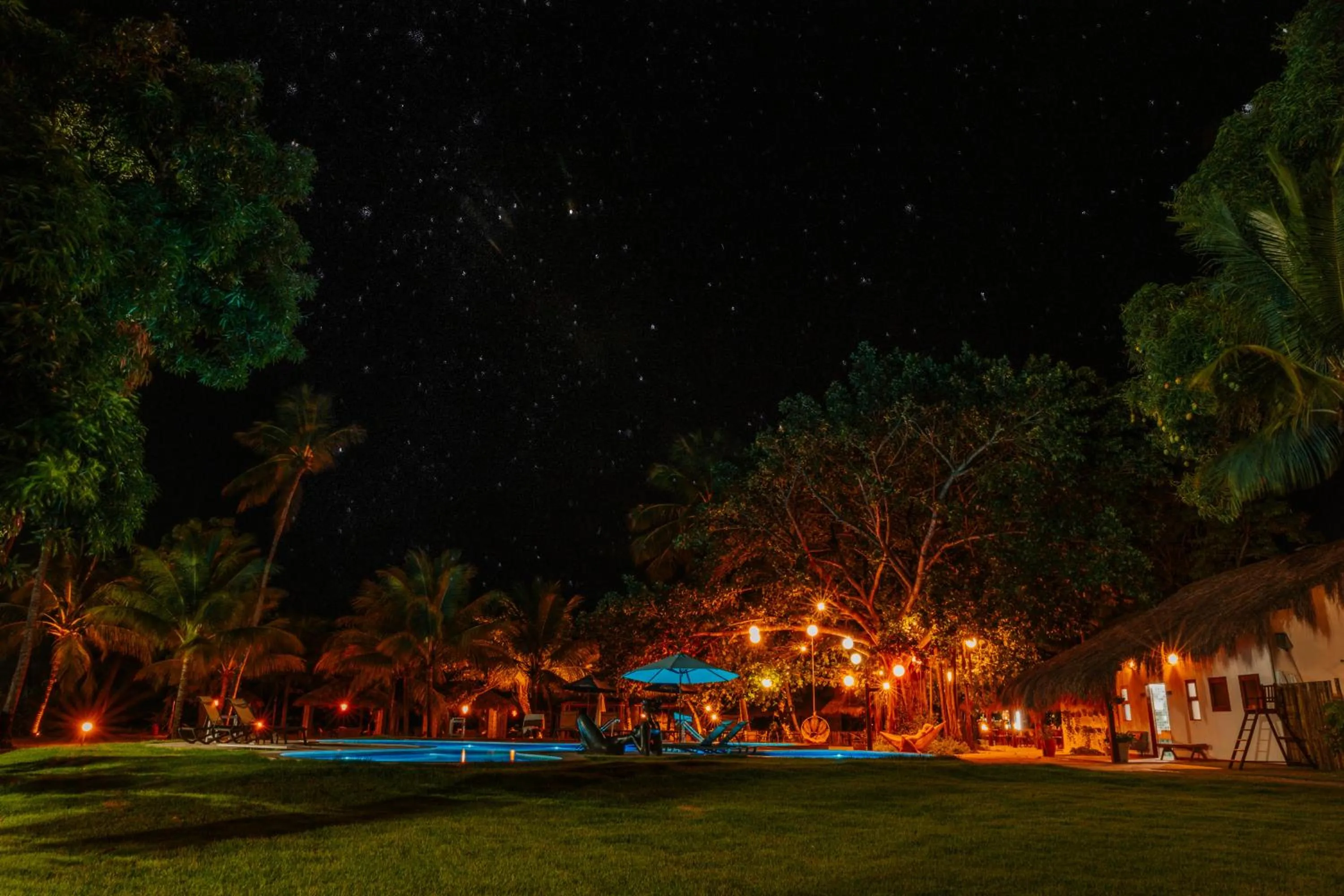 Garden view in Bangalôs do Gameleiro