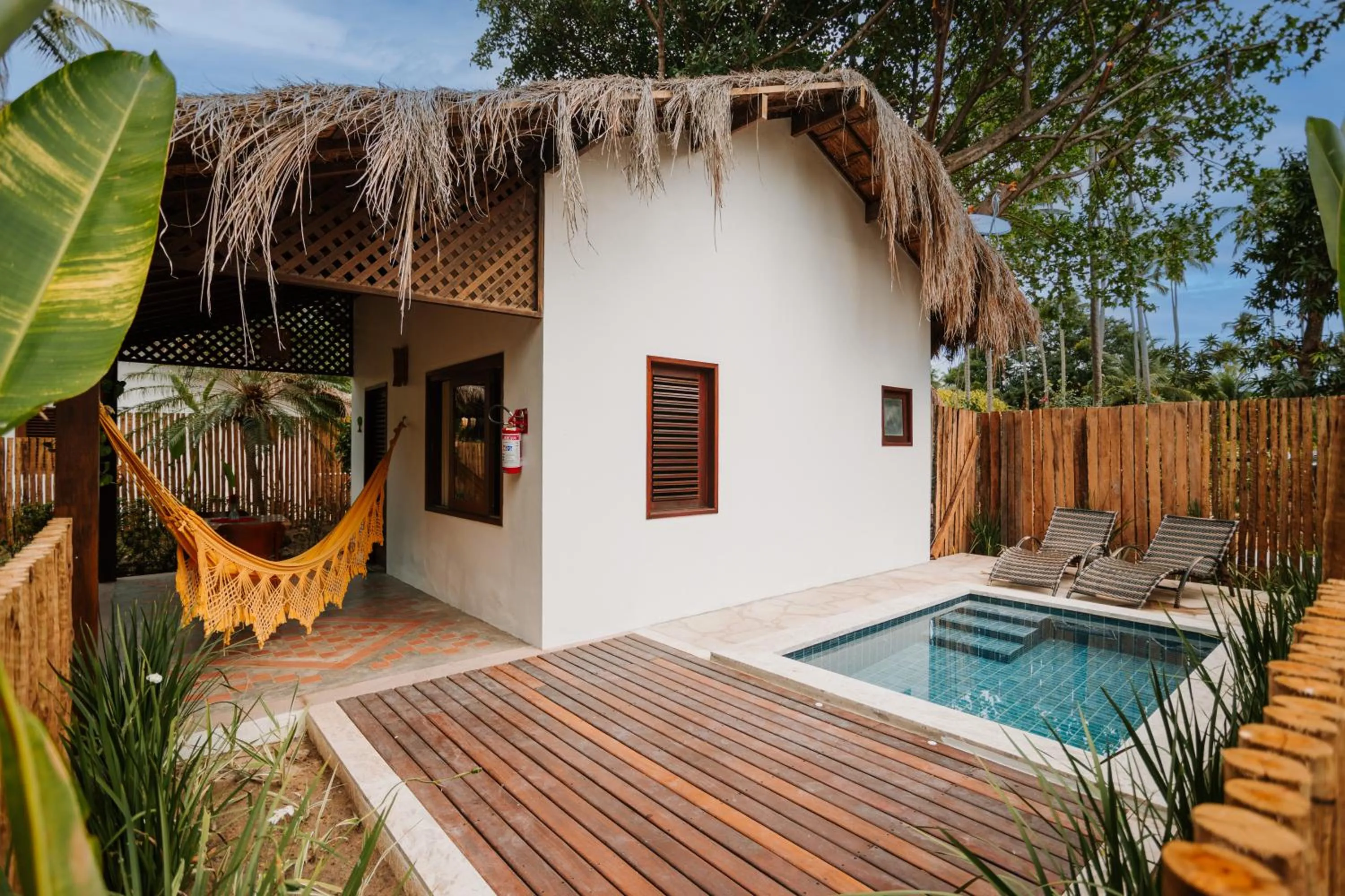 Property building in Bangalôs do Gameleiro