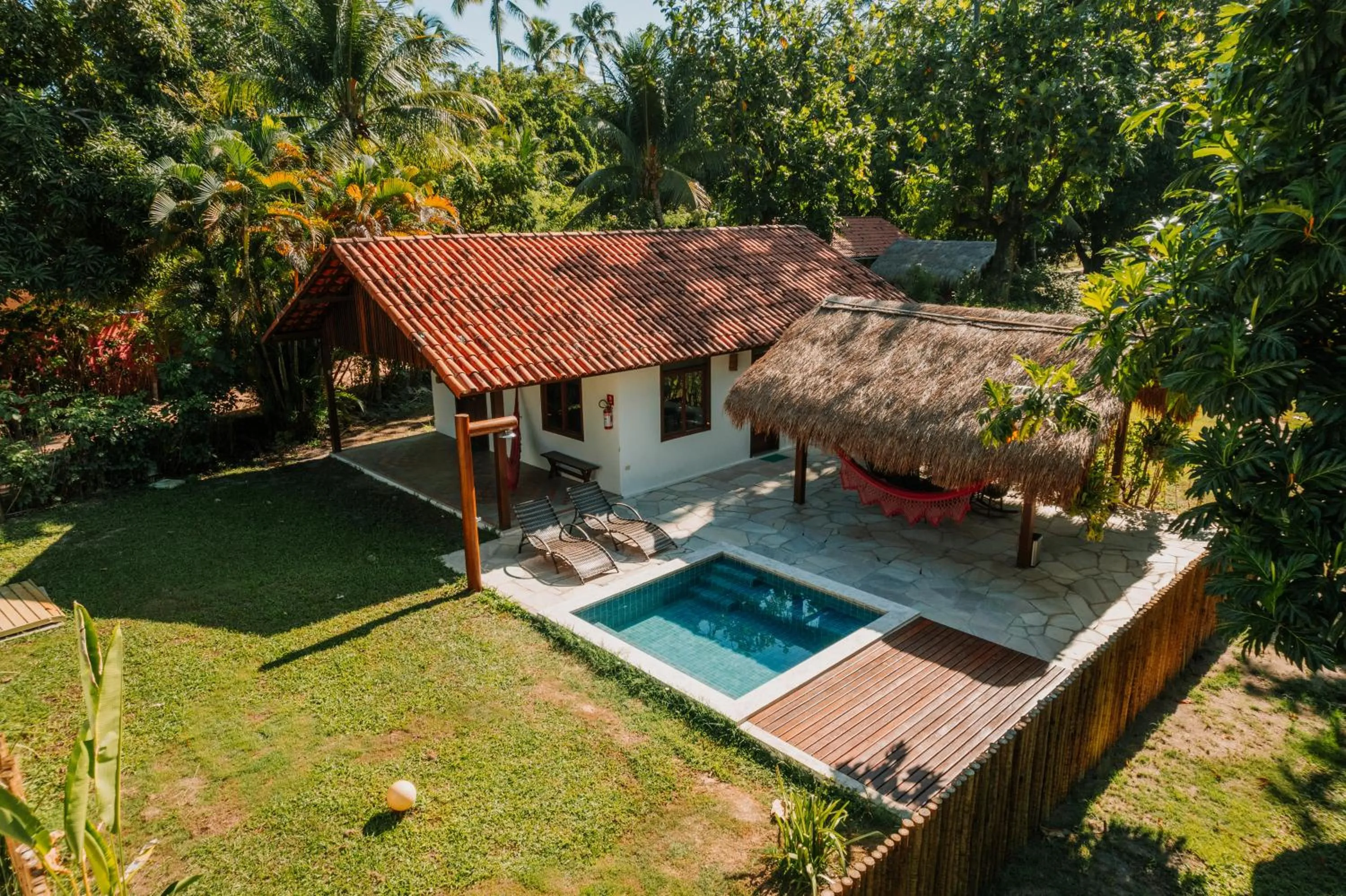 Property building in Bangalôs do Gameleiro