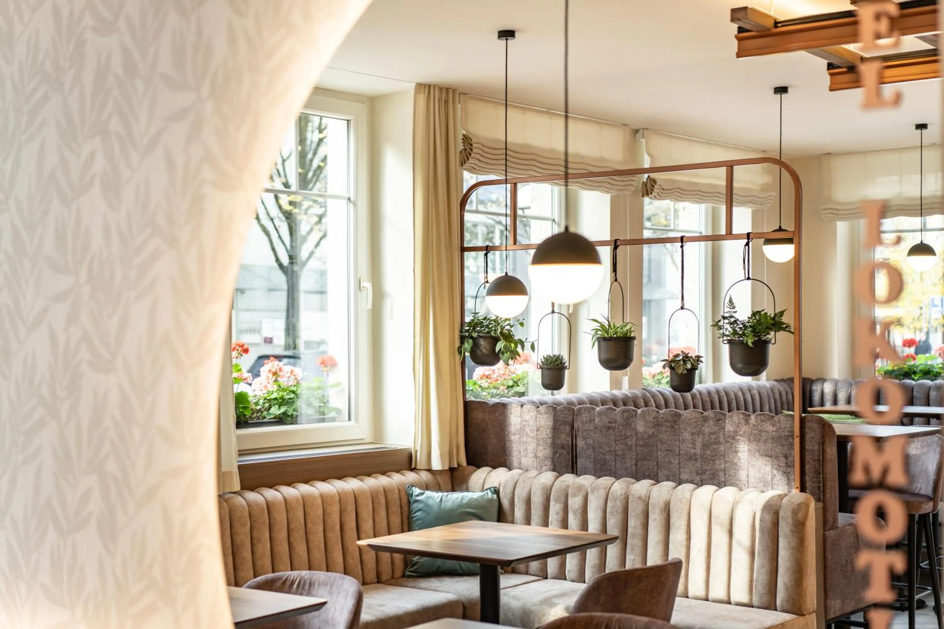 Seating area in Hotel Lokomotive