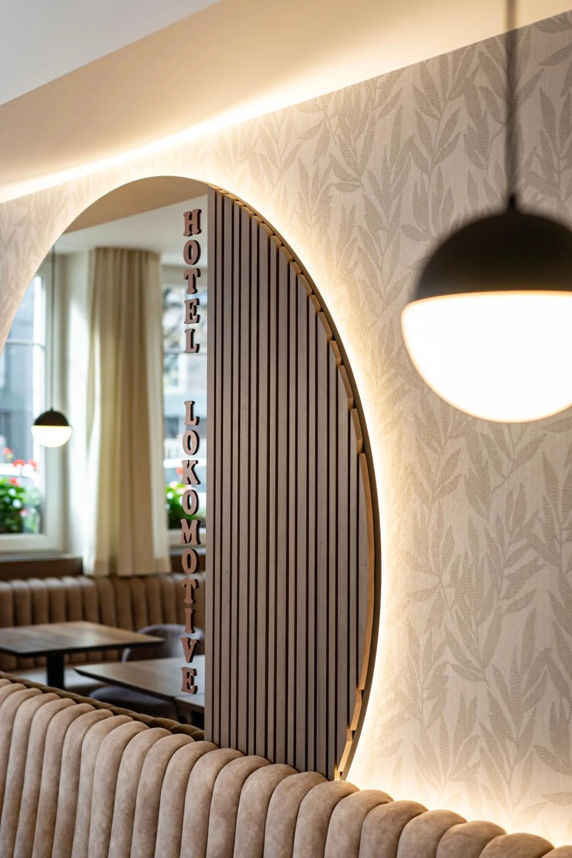 Seating area in Hotel Lokomotive