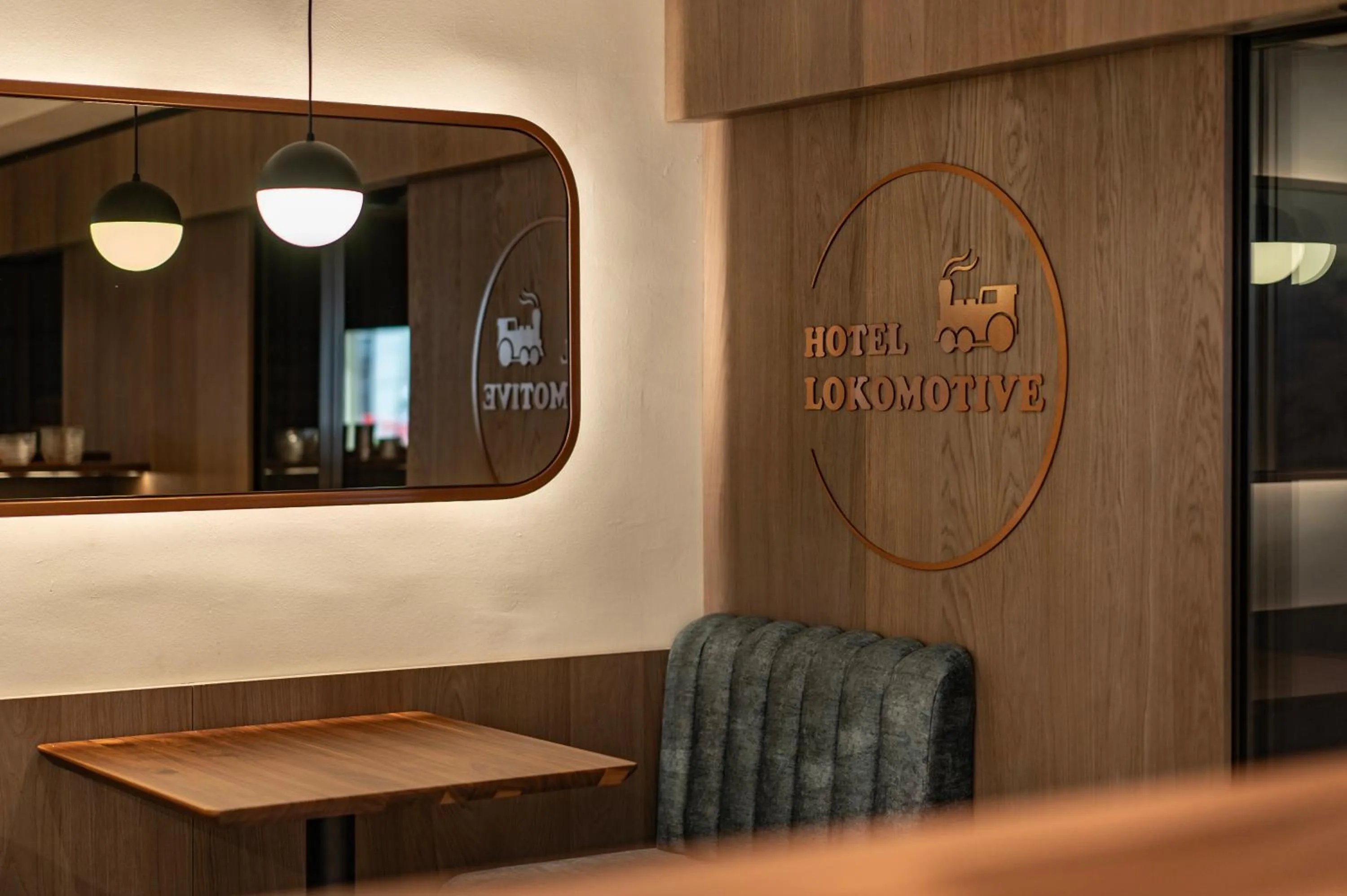 Restaurant/places to eat in Hotel Lokomotive