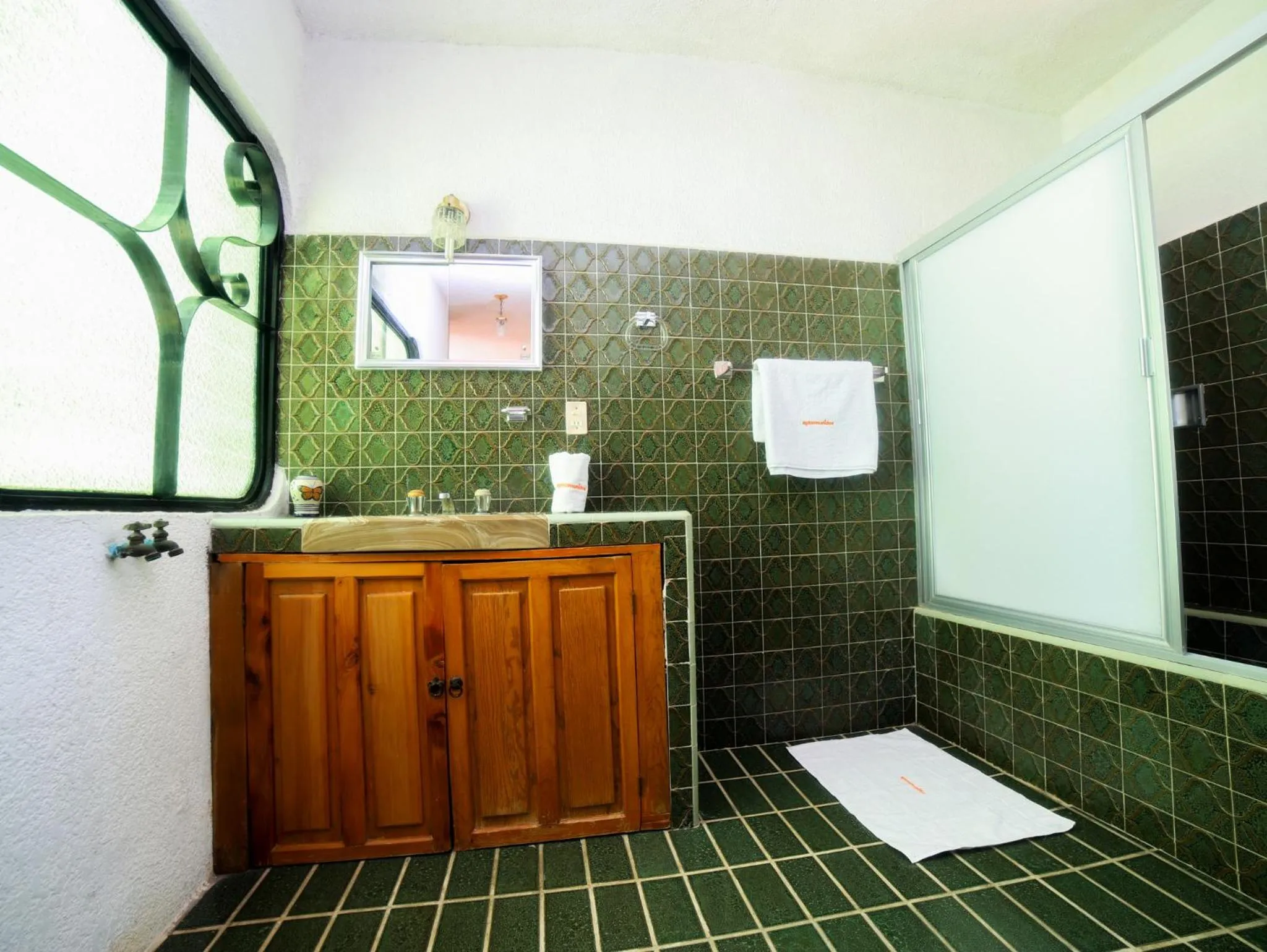 Bathroom in Casa de las Cruces Taxco