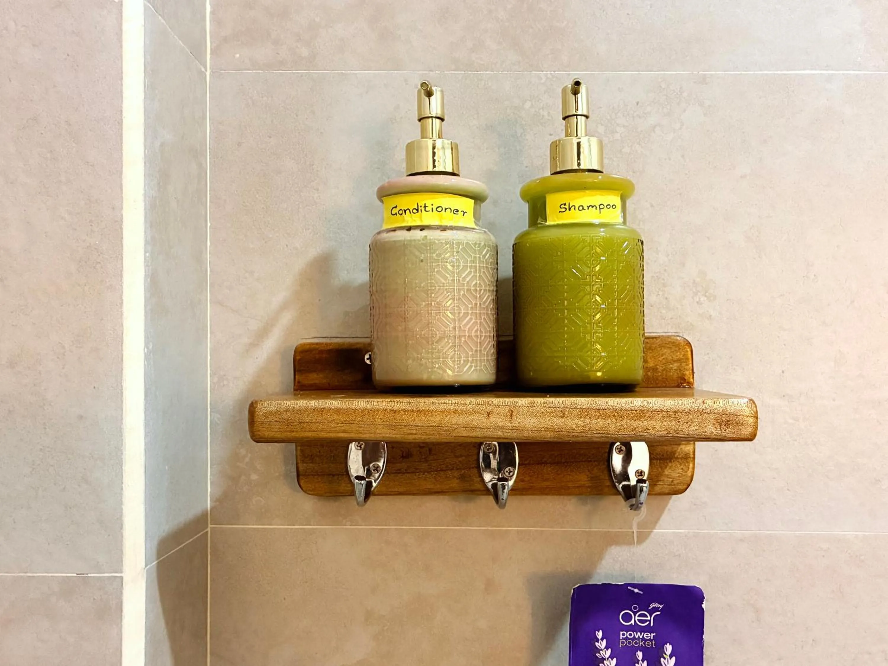 Shower in Mirissa Blue Whale Holiday Hotel